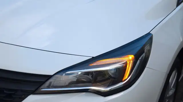 Opel Astra view 12