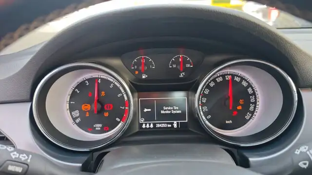 Opel Astra view 14