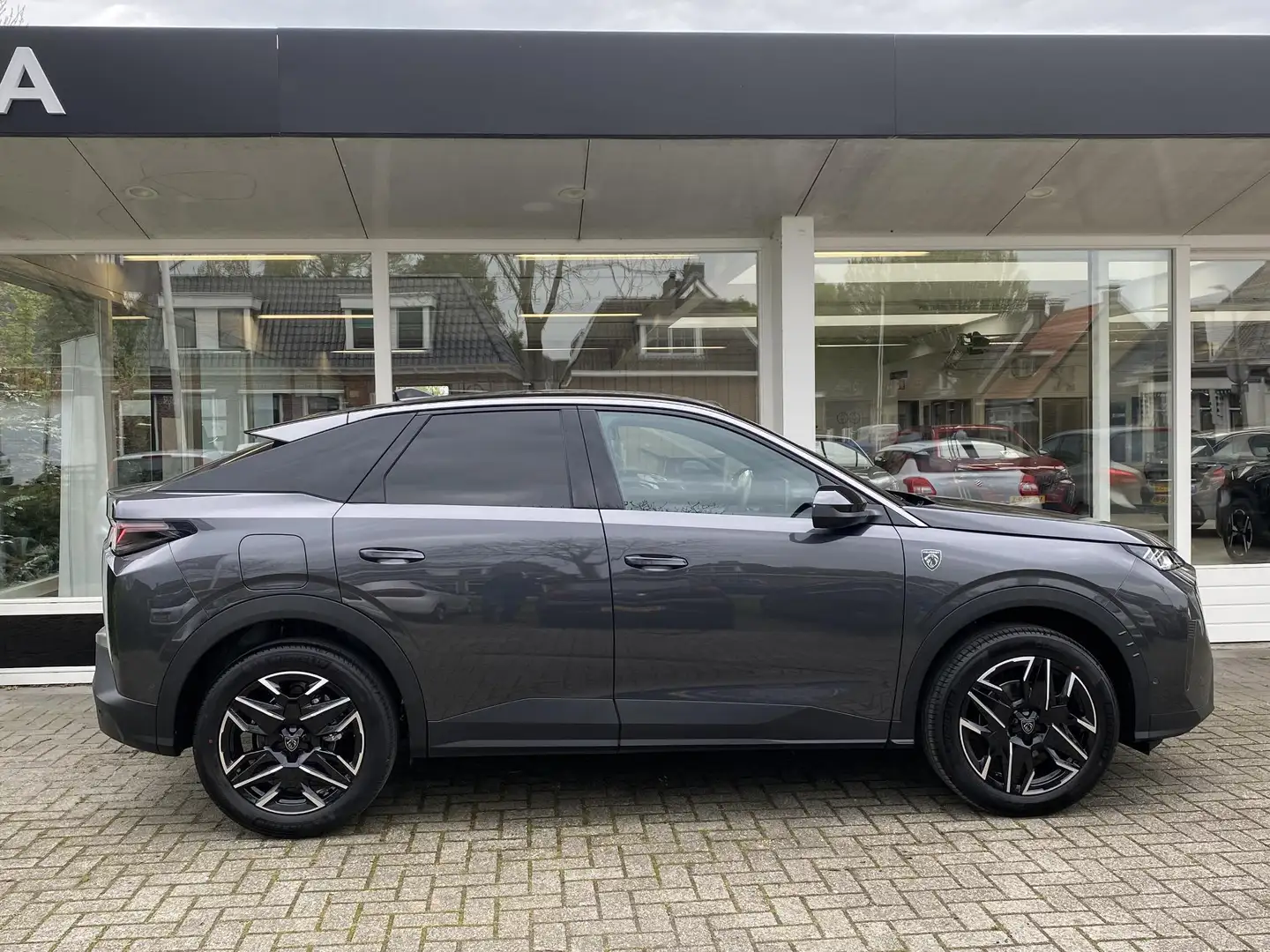 Peugeot 3008 1.2 Hybrid 145 GT | Stoel & Stuur Verwarming | Ele Grau - 2