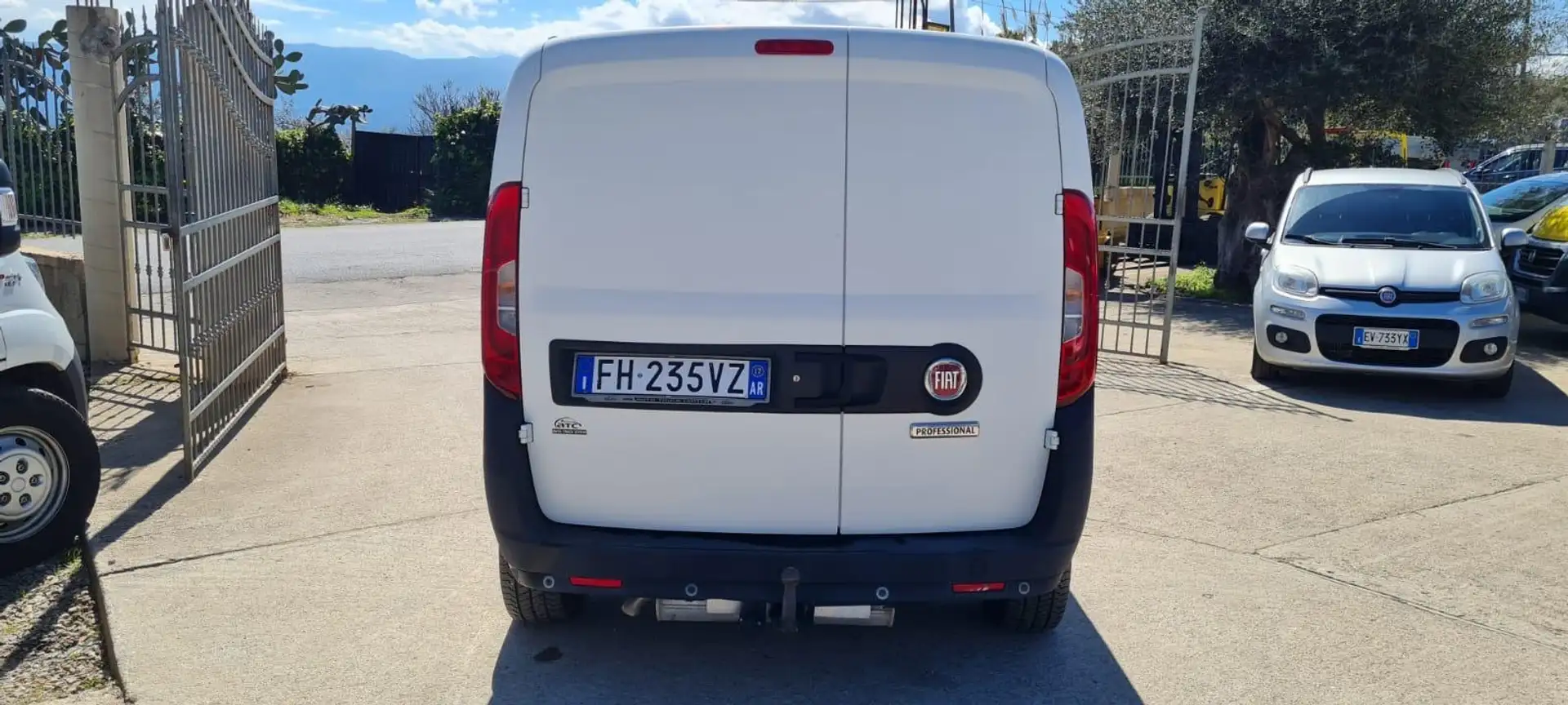 Fiat Doblo 1..4 16v natural power Active - 2