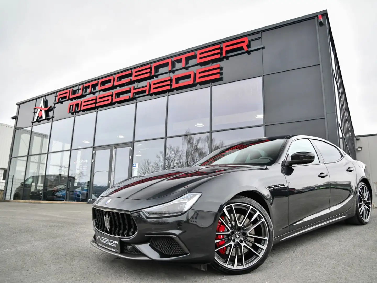 Maserati Ghibli Trofeo 3.8 V8 Carbon-Pack* H&K* 360°* 21 Negro - 1