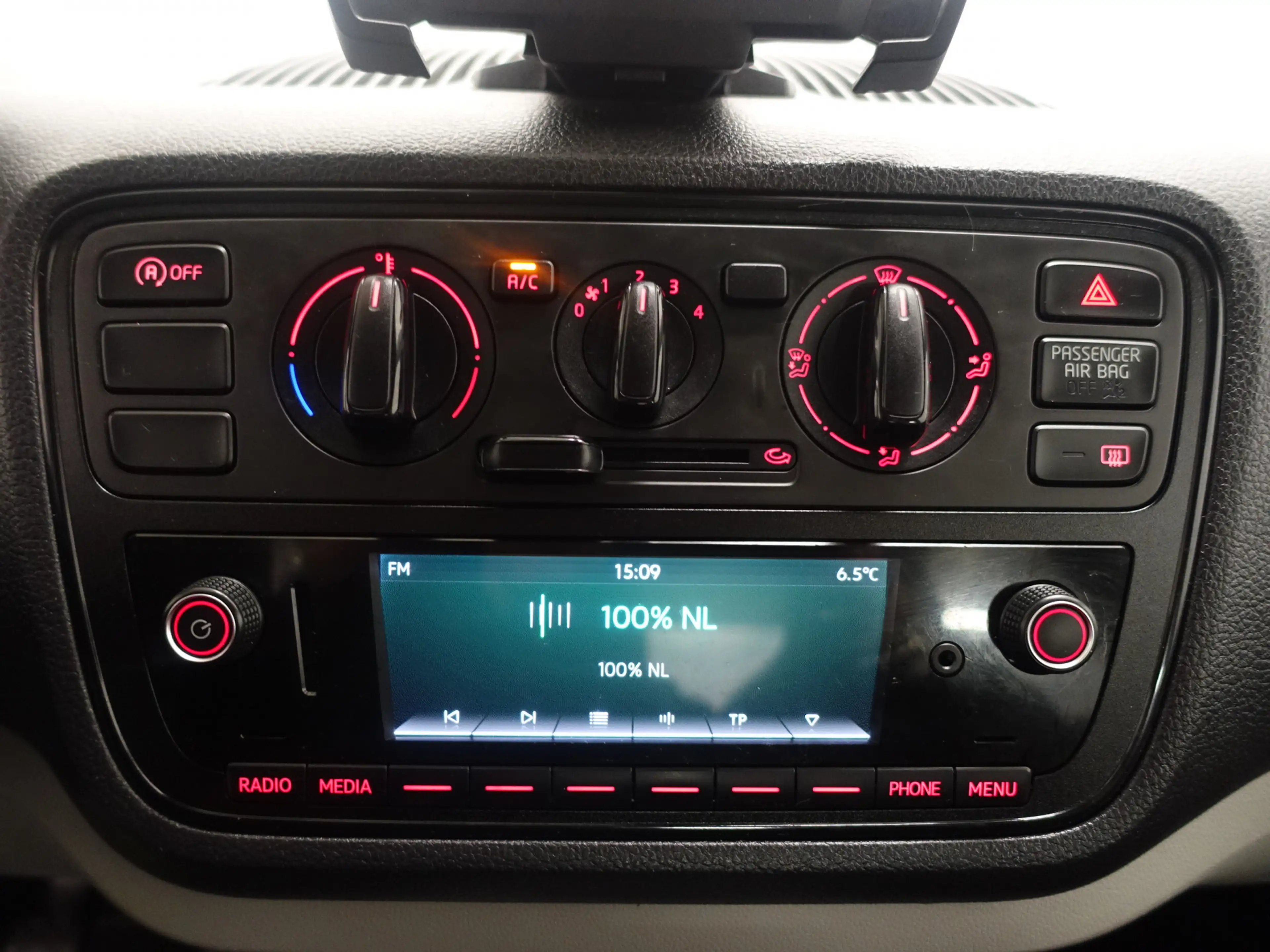 SEAT Mii 1.0 Intense- Park Assist, Bluetooth Audio, Clima, — photo 9