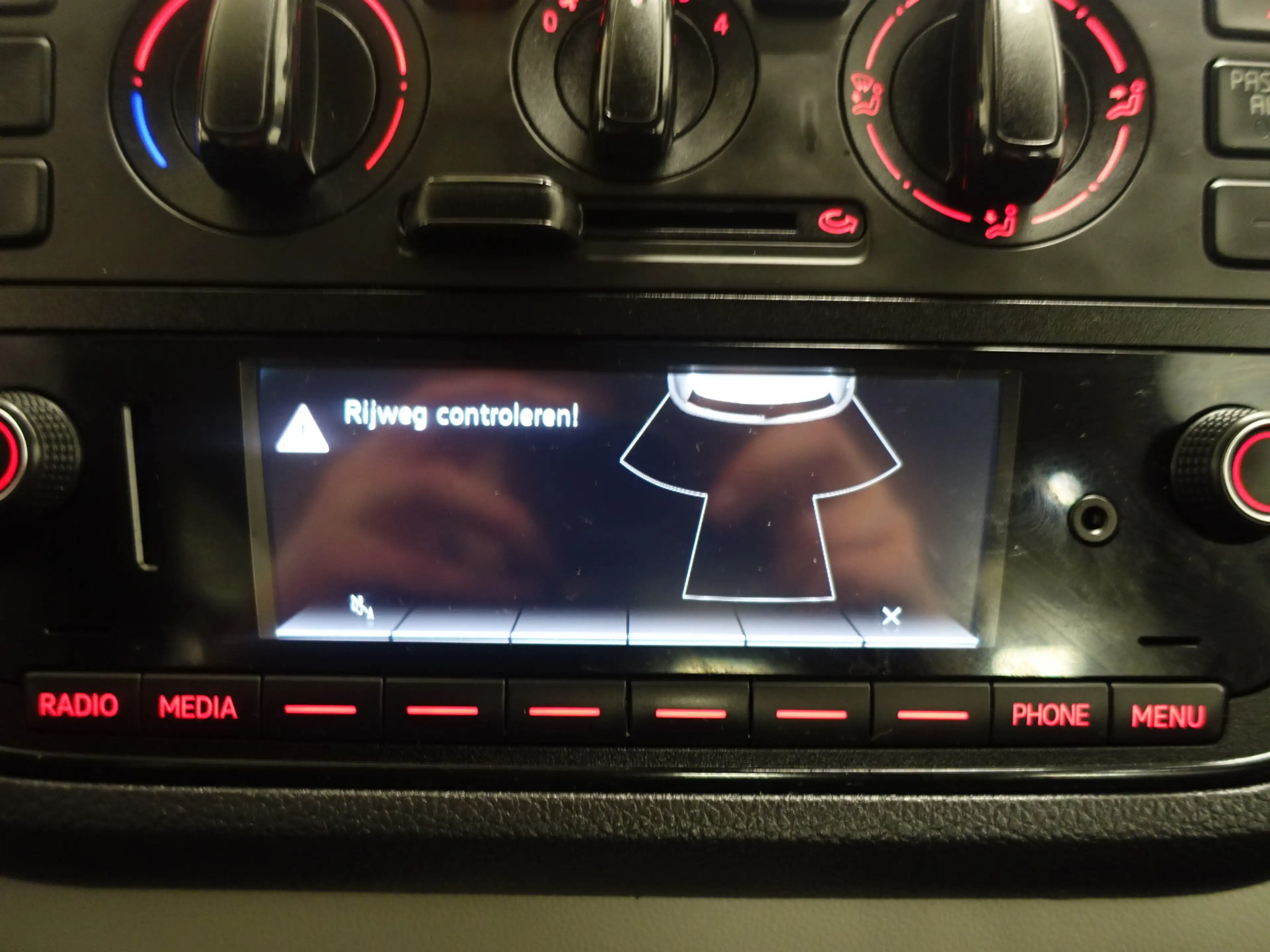 SEAT Mii 1.0 Intense- Park Assist, Bluetooth Audio, Clima, — photo 10