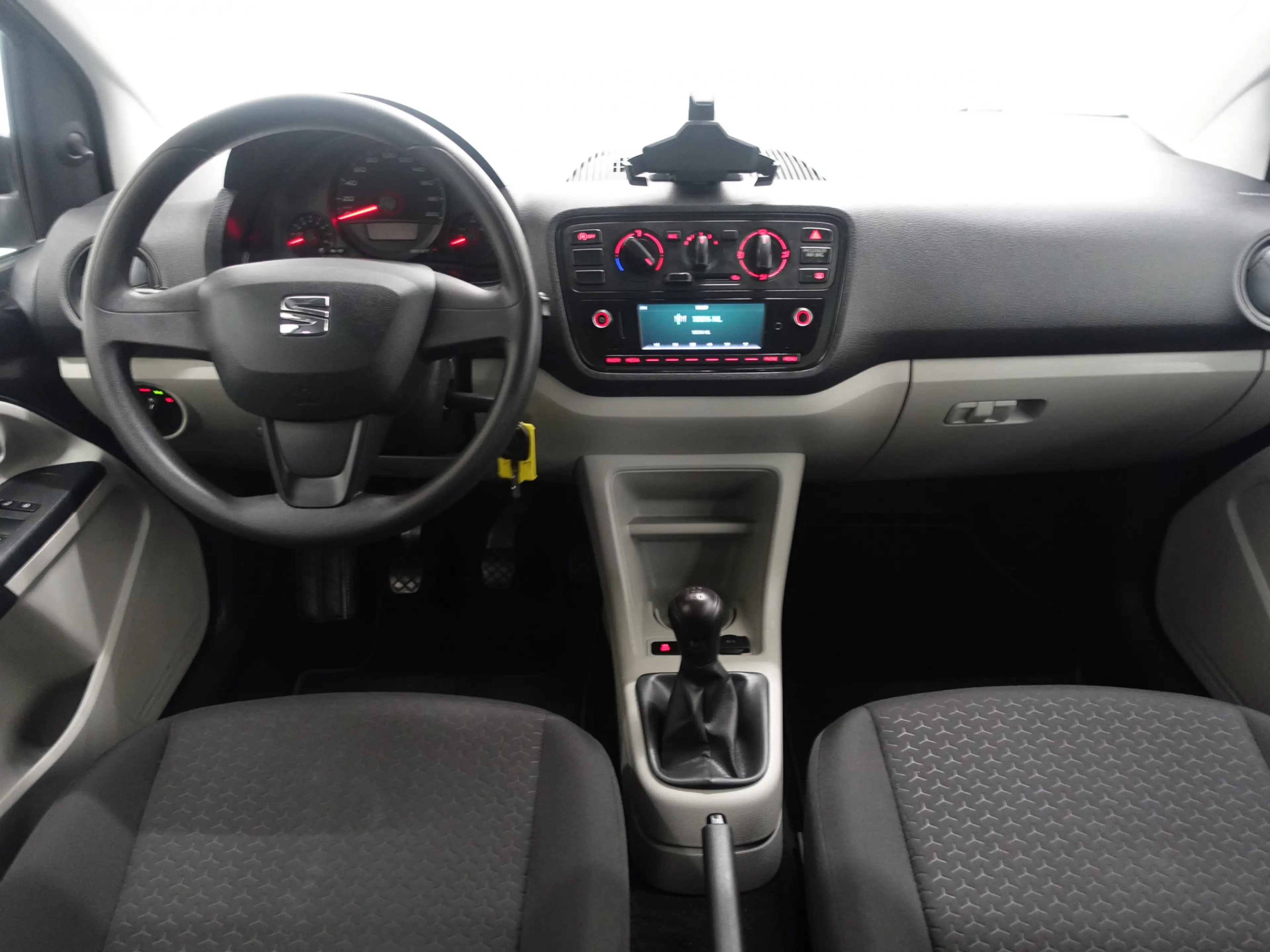 SEAT Mii 1.0 Intense- Park Assist, Bluetooth Audio, Clima, — photo 7
