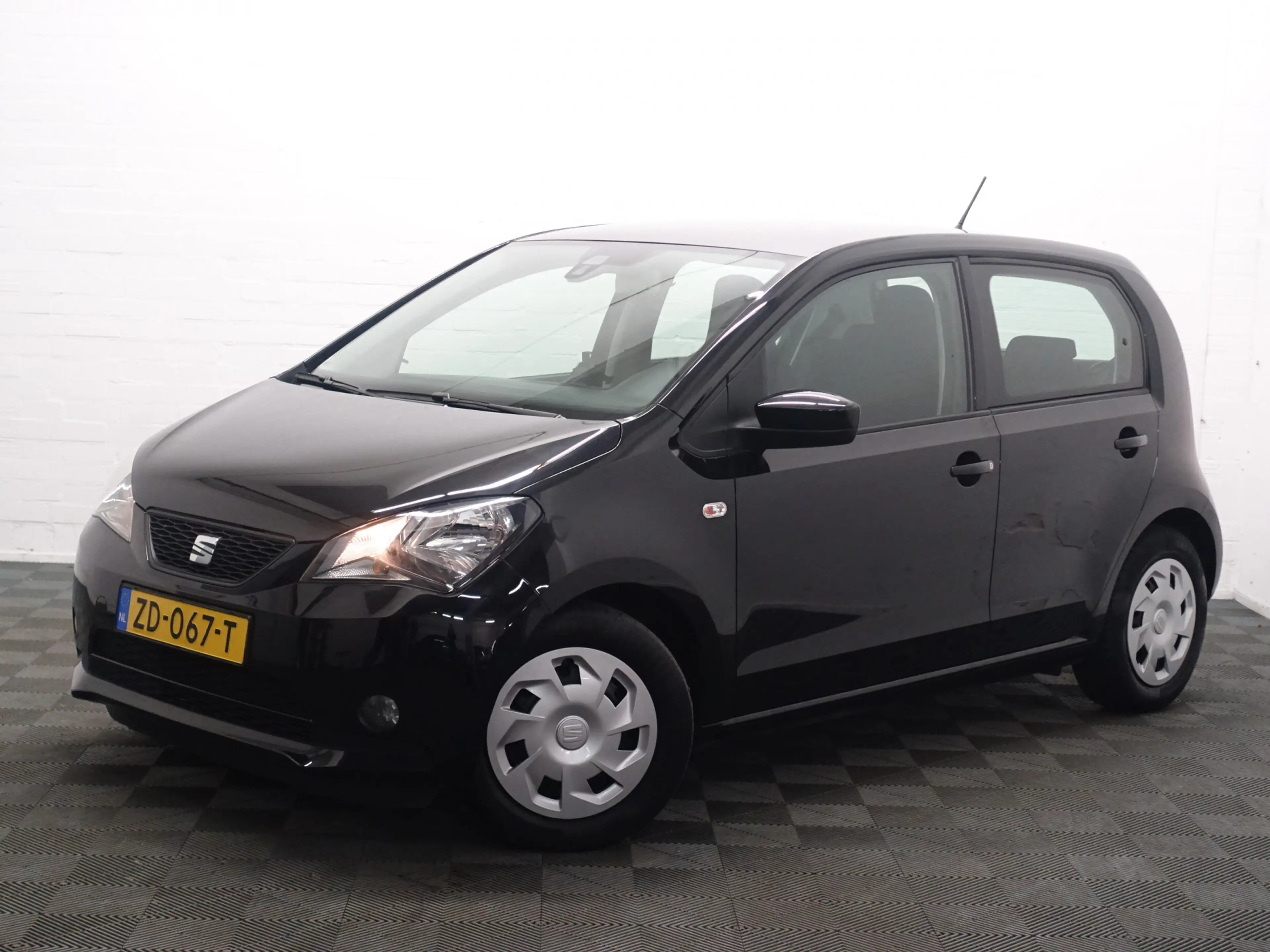 SEAT Mii 1.0 Intense- Park Assist, Bluetooth Audio, Clima, — photo 4