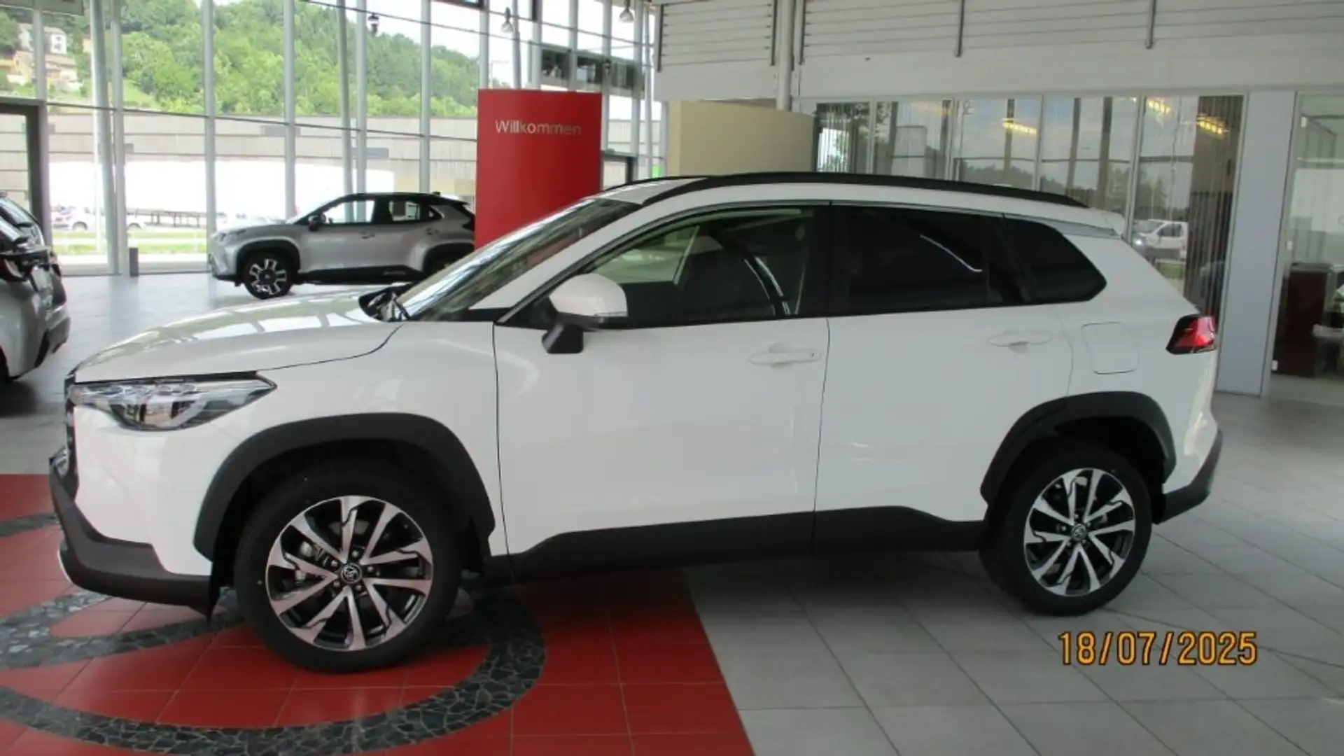 Toyota Corolla Cross 1,8 Hybrid Active Drive 2WD !!! PREISHIT !!! Weiß - 2