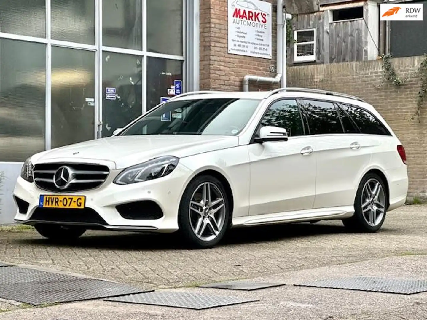 Mercedes-Benz E 300 Estate 4MATIC Prestige Avantgarde Wit - 1