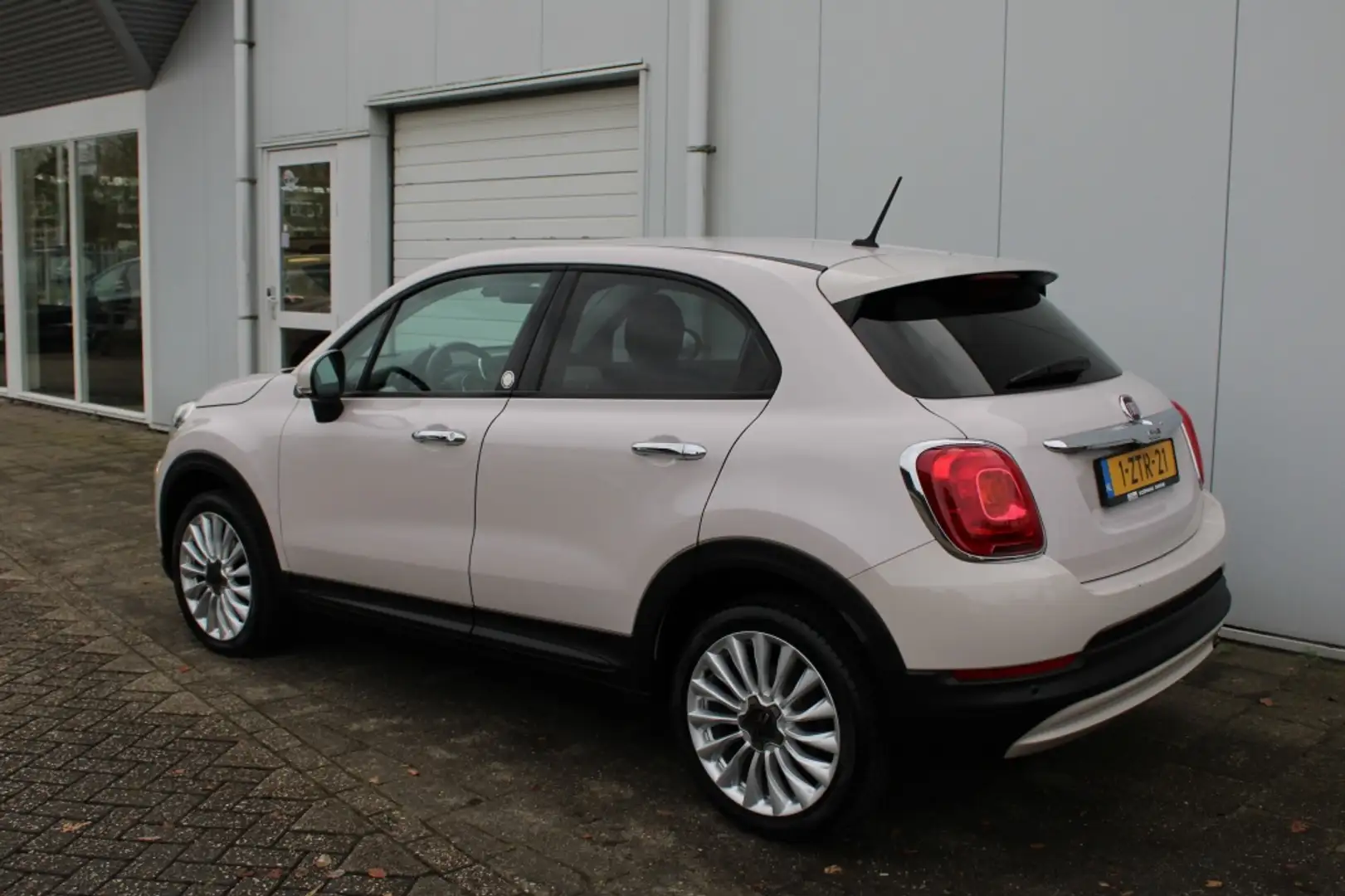 Fiat 500X 1.4 T M-Air PopStar Opening Edition Grijs - 2