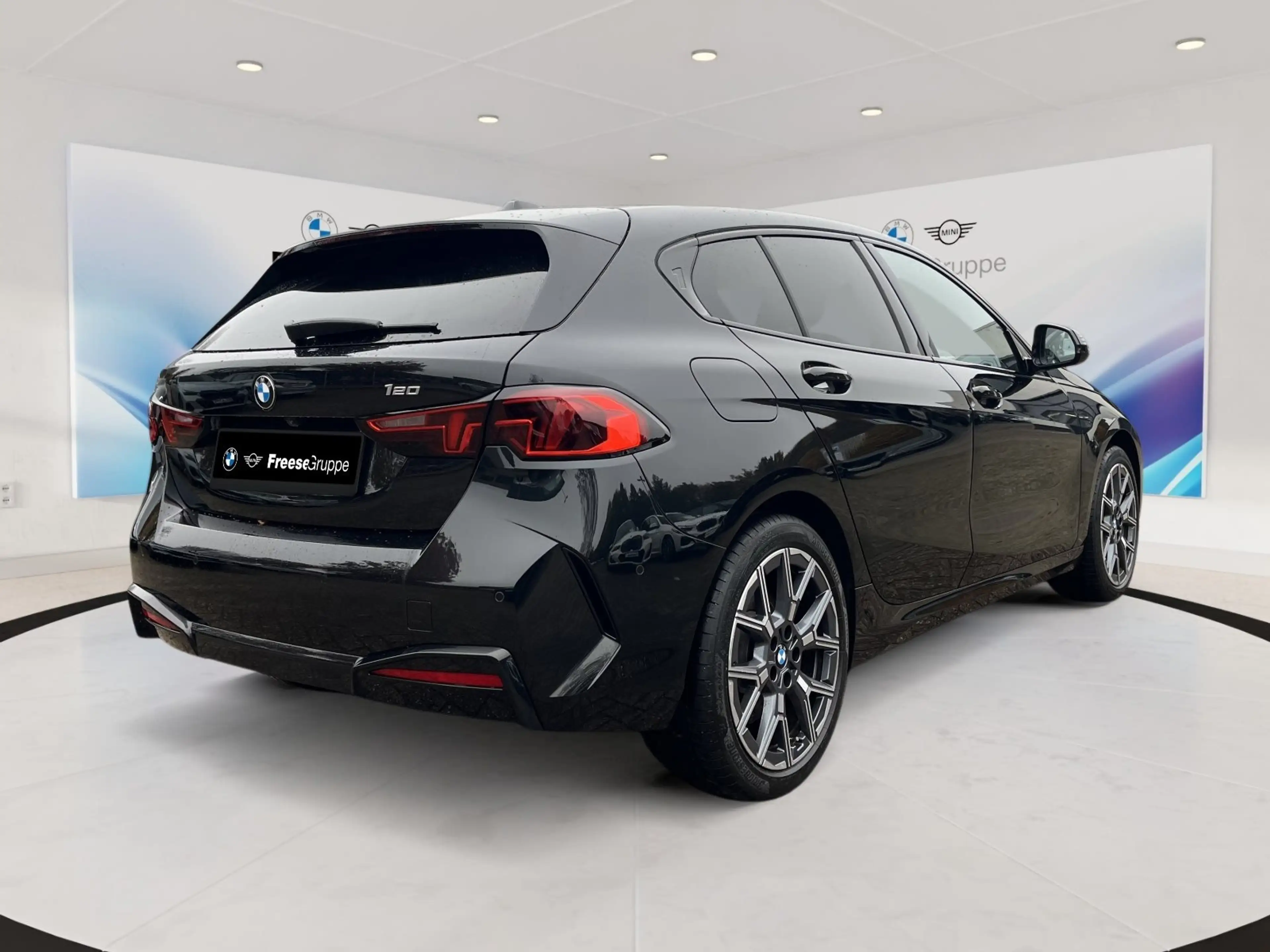 BMW 120 AHK RFK LED SHZ TEMPOMAT DAB ABS ALU ESP ZV. — photo 6