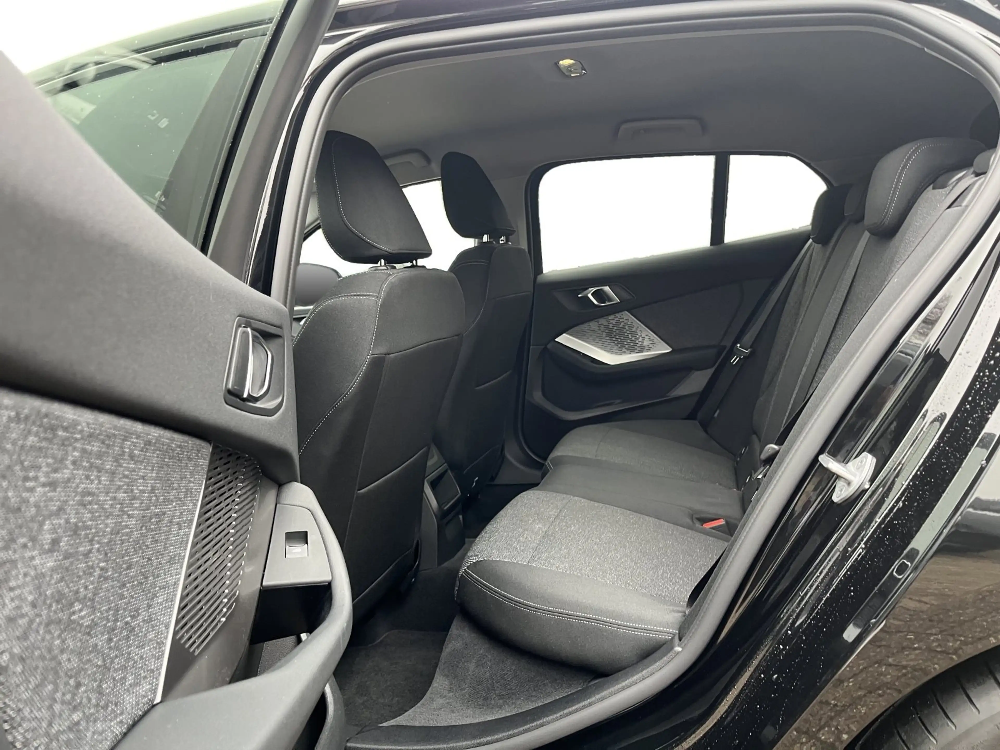 BMW 120 AHK RFK LED SHZ TEMPOMAT DAB ABS ALU ESP ZV. — photo 16