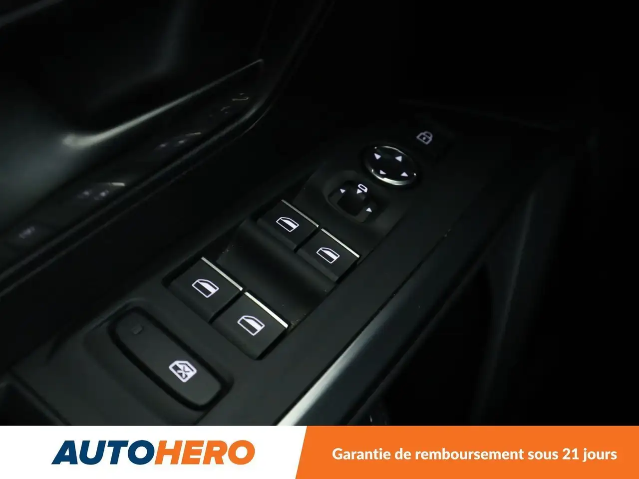 Peugeot 3008 3008 Elektro — photo 34