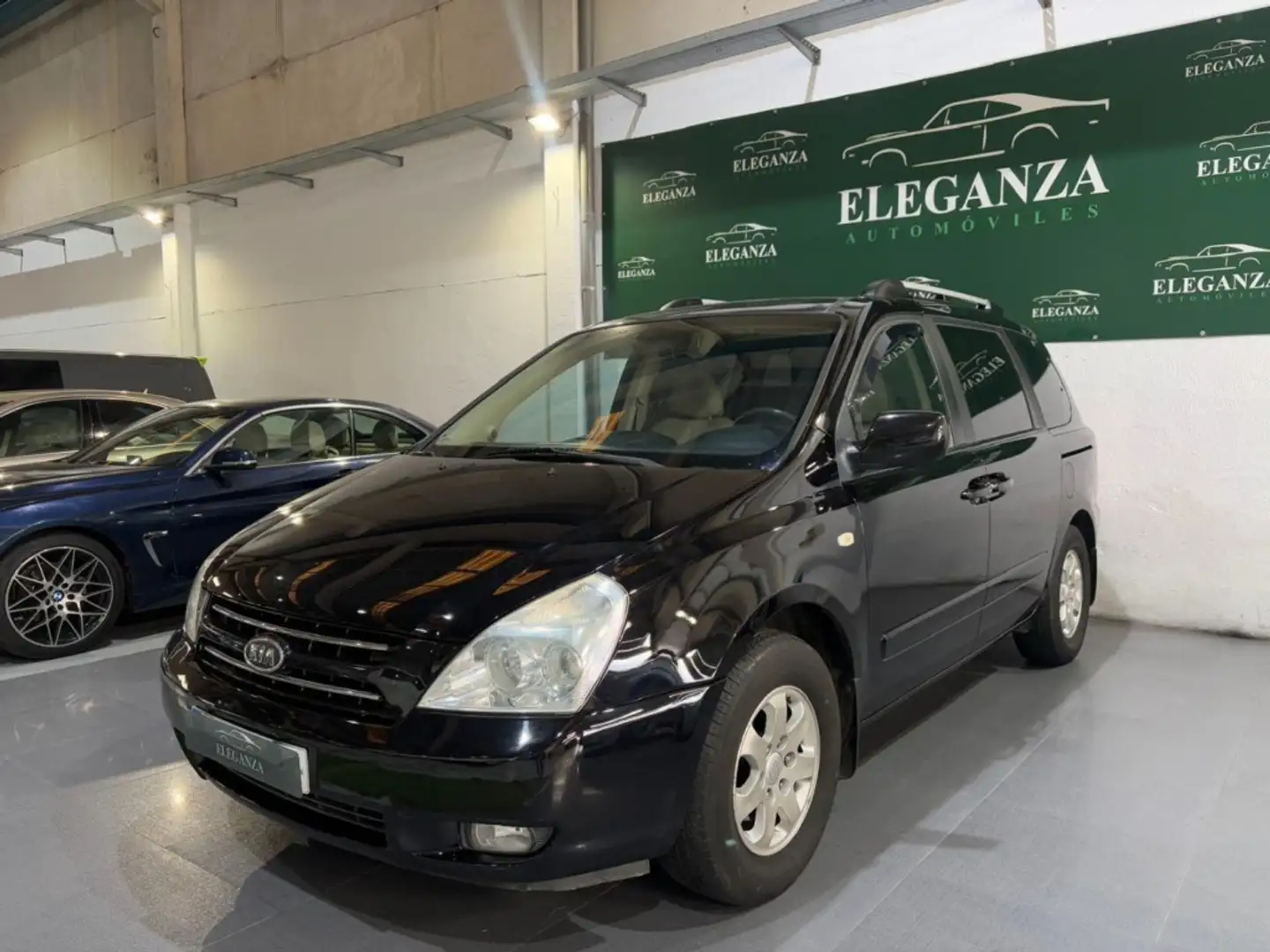 Kia Carnival 2.9CRDI EXII-Emotion Negro - 1