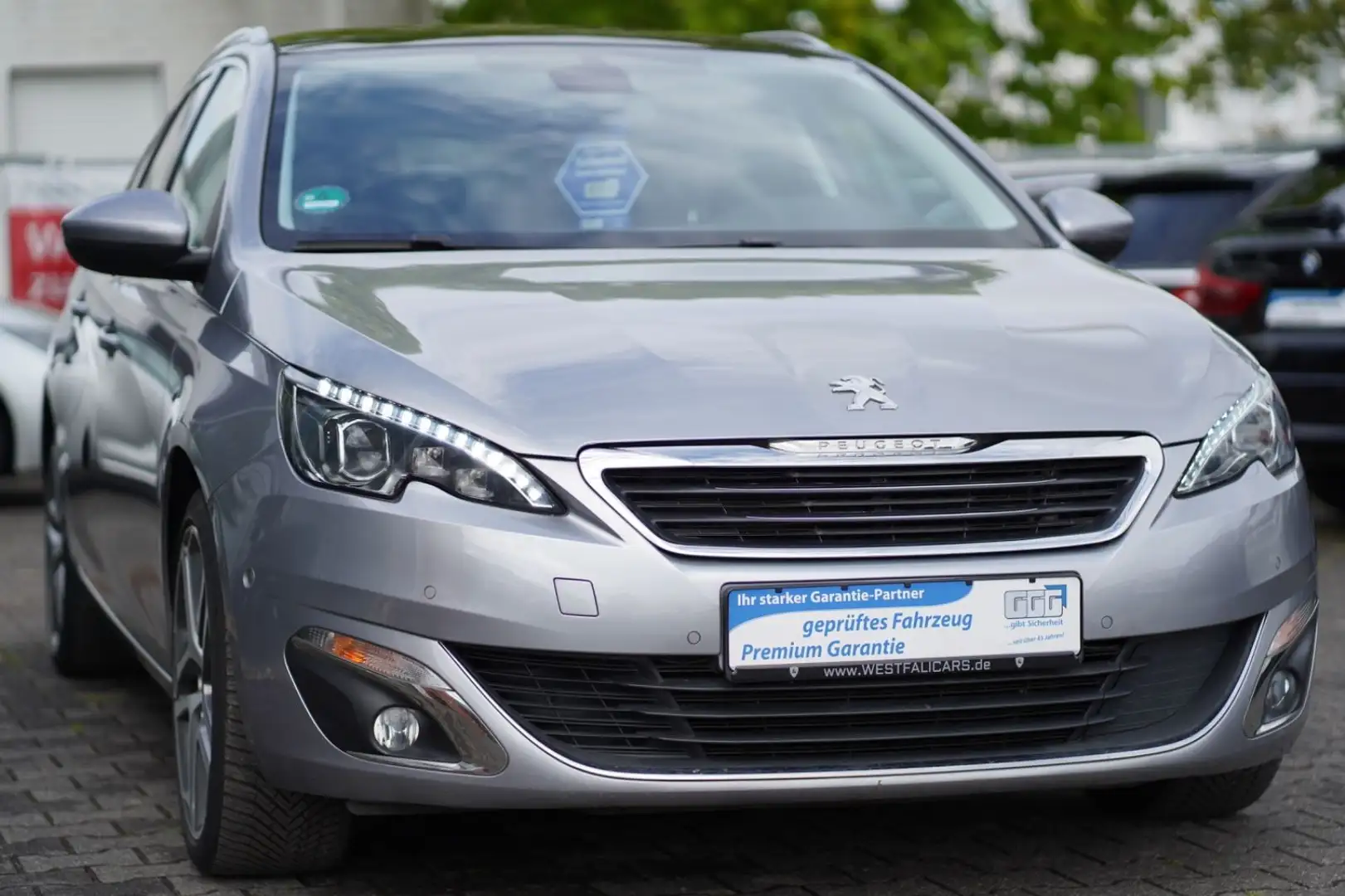 Peugeot 308 SW Allure Automatik Navi Panorama KeylessGo Grau - 1