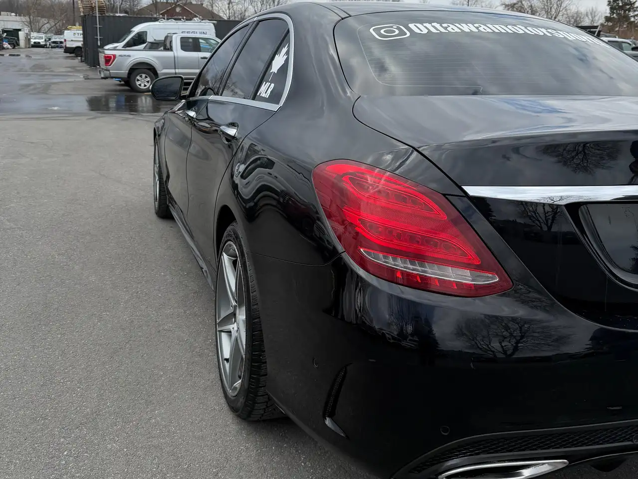 Mercedes-Benz C-Class снимка Mercedes-Benz C-Class