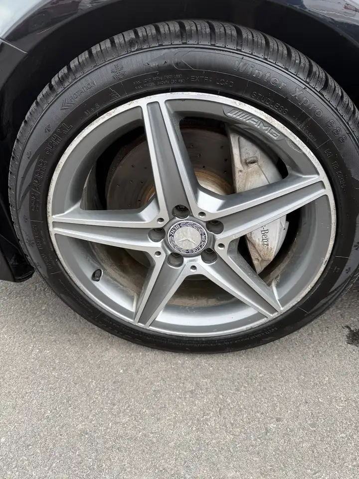 Mercedes-Benz C-Class снимка Mercedes-Benz C-Class