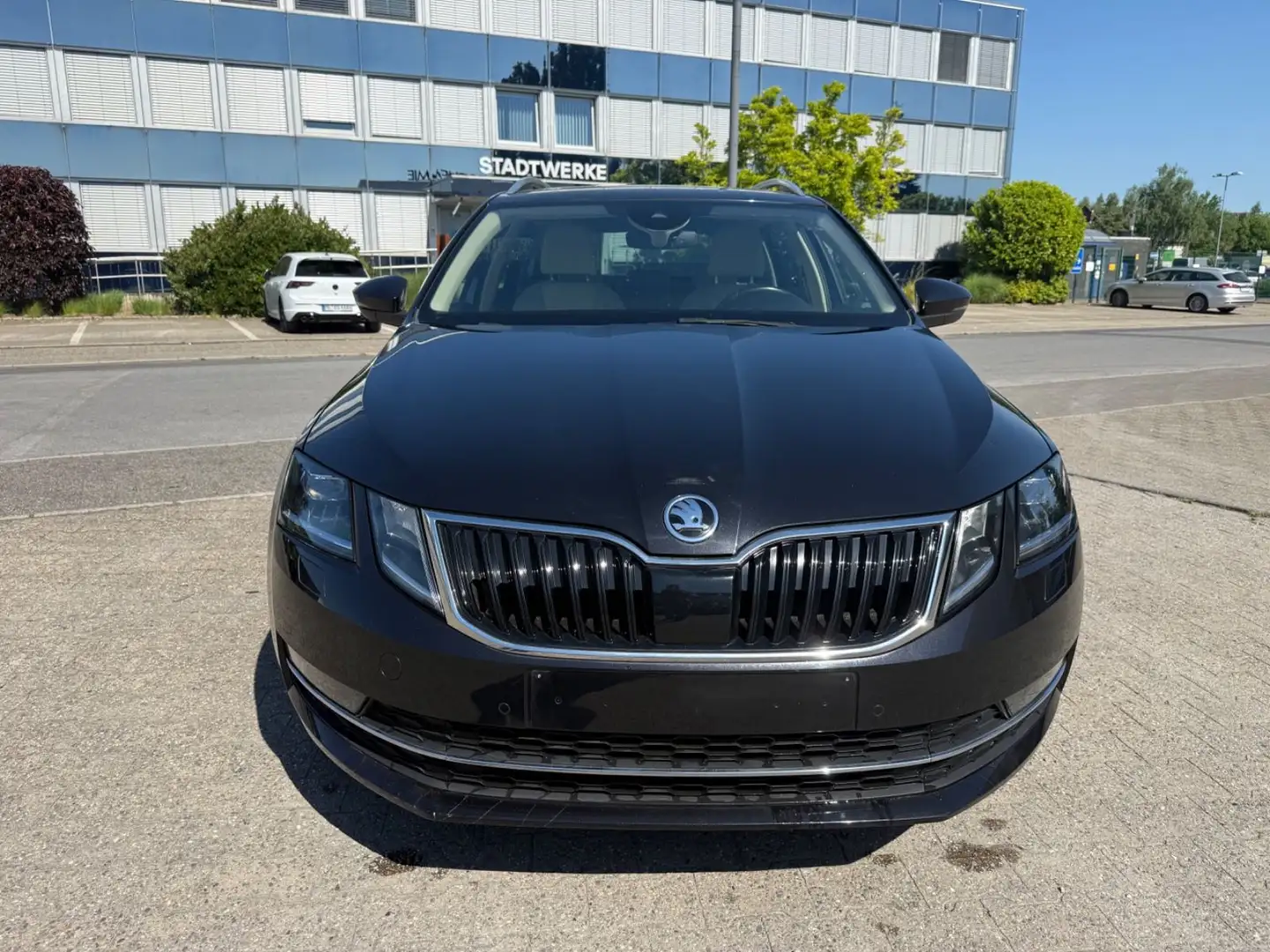 Skoda Octavia 1.5 TSI Gas/Benzin Automat:Leder,11.5-Ne Schwarz - 2