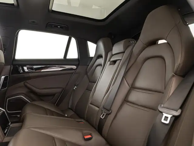 Porsche Panamera view 15