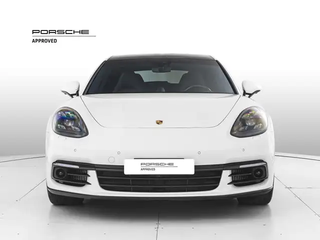 Porsche Panamera view 8