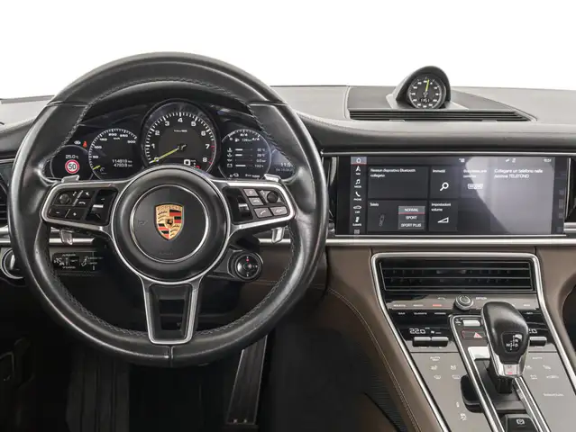 Porsche Panamera view 13