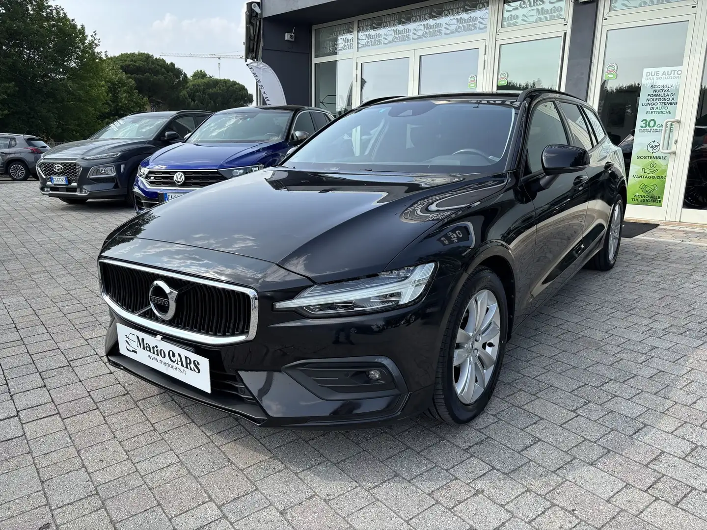 Volvo V60 D3 Geartronic Momentum Business Nero - 2