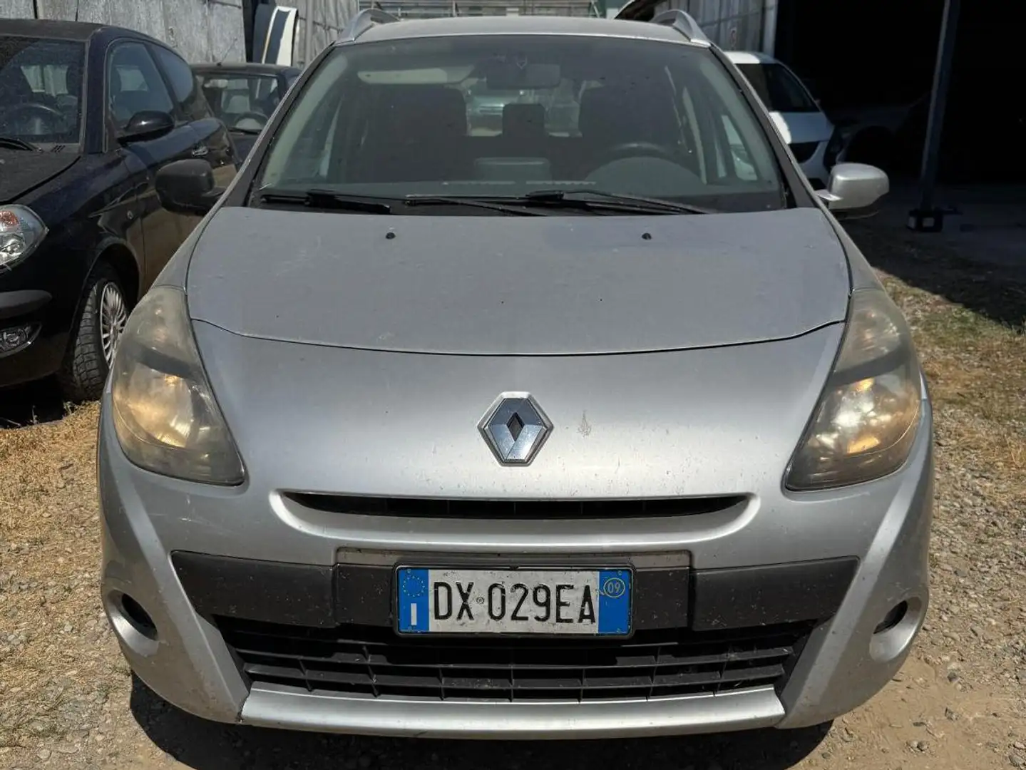 Renault Clio Clio III 2009 Sportour Sportour 1.2 16v Dynamique Grijs - 2