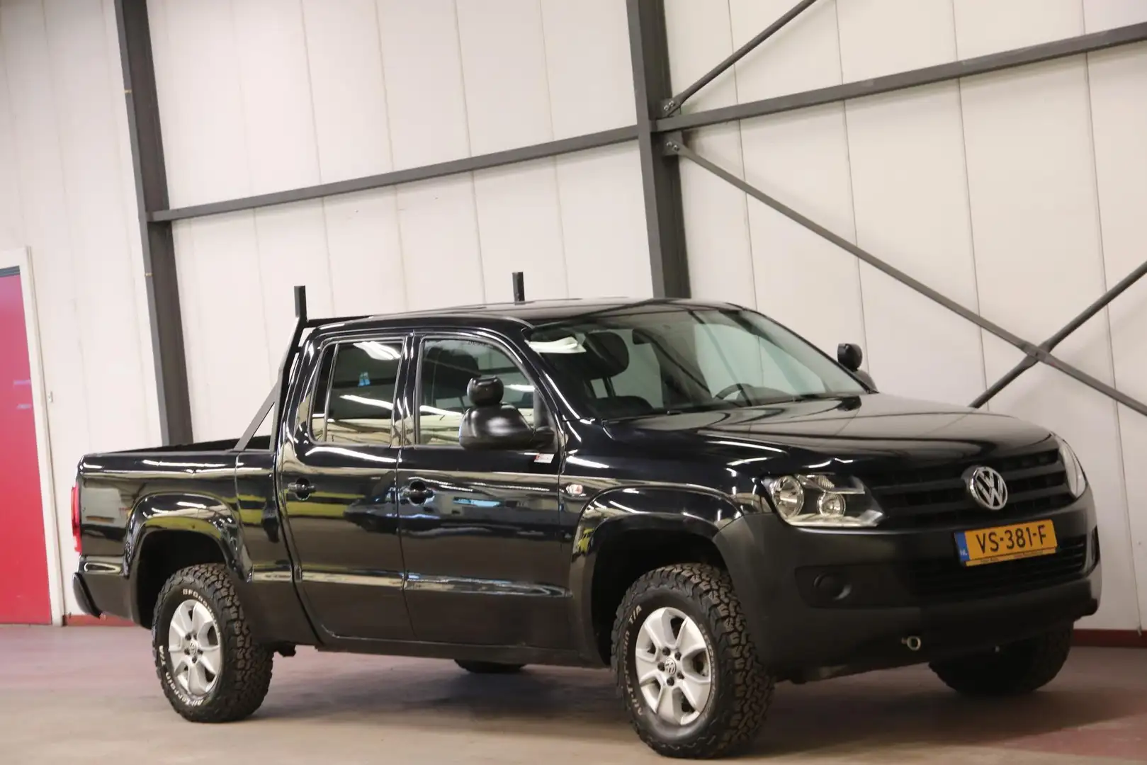 Volkswagen Amarok 2.0 TDI Dubbel Cabine 4X4 3000 KG TREKVERMOGEN Zwart - 2
