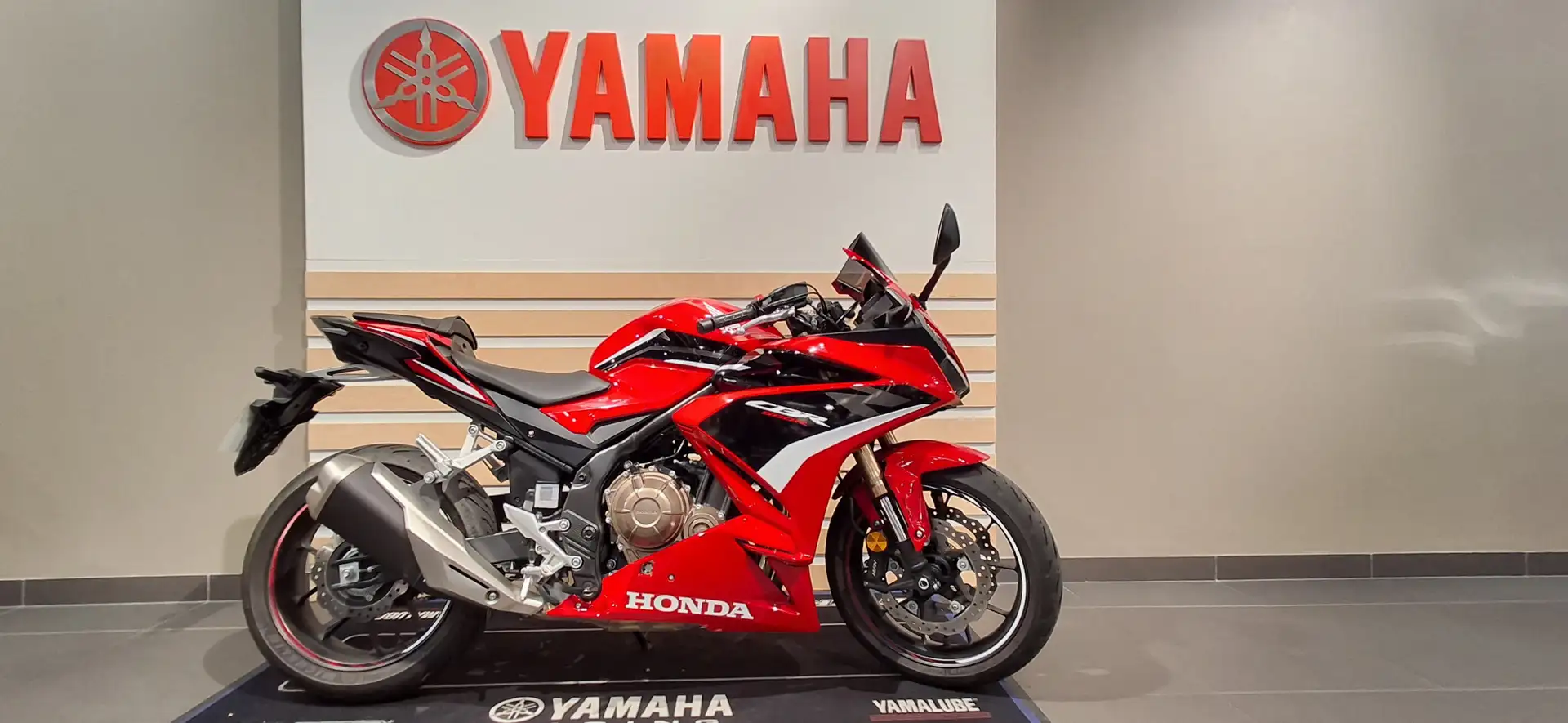 Honda CBR 500 R Rouge - 1