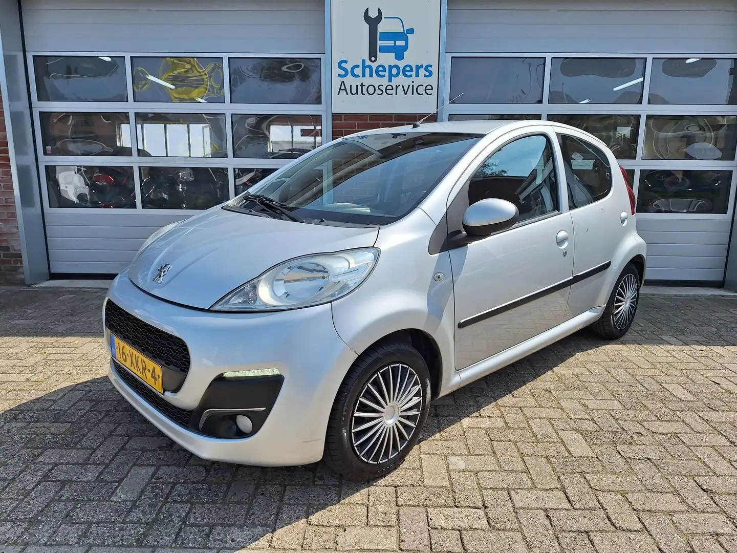 Peugeot 107 1.0 Active Argent - 1