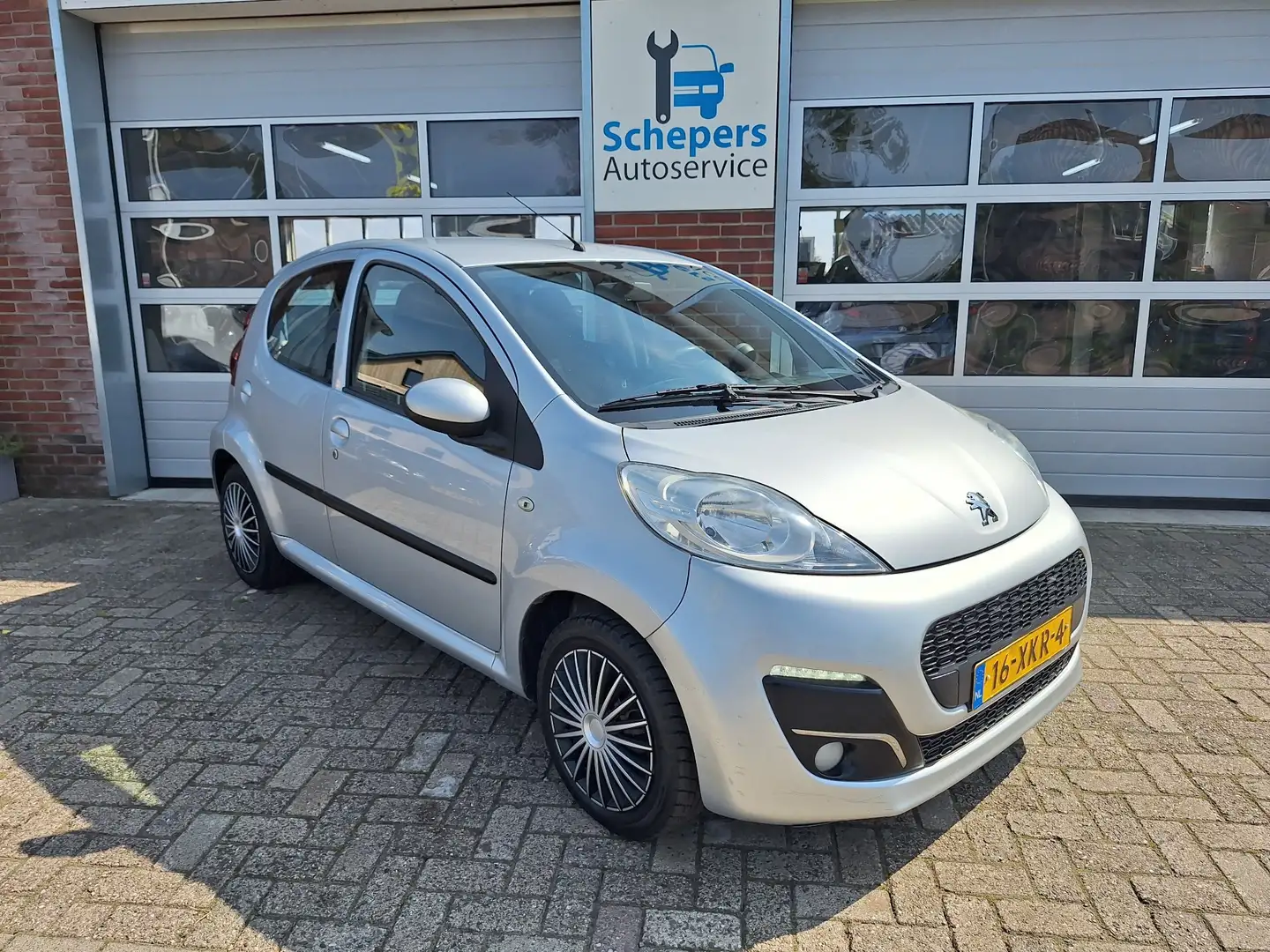 Peugeot 107 1.0 Active Argent - 2