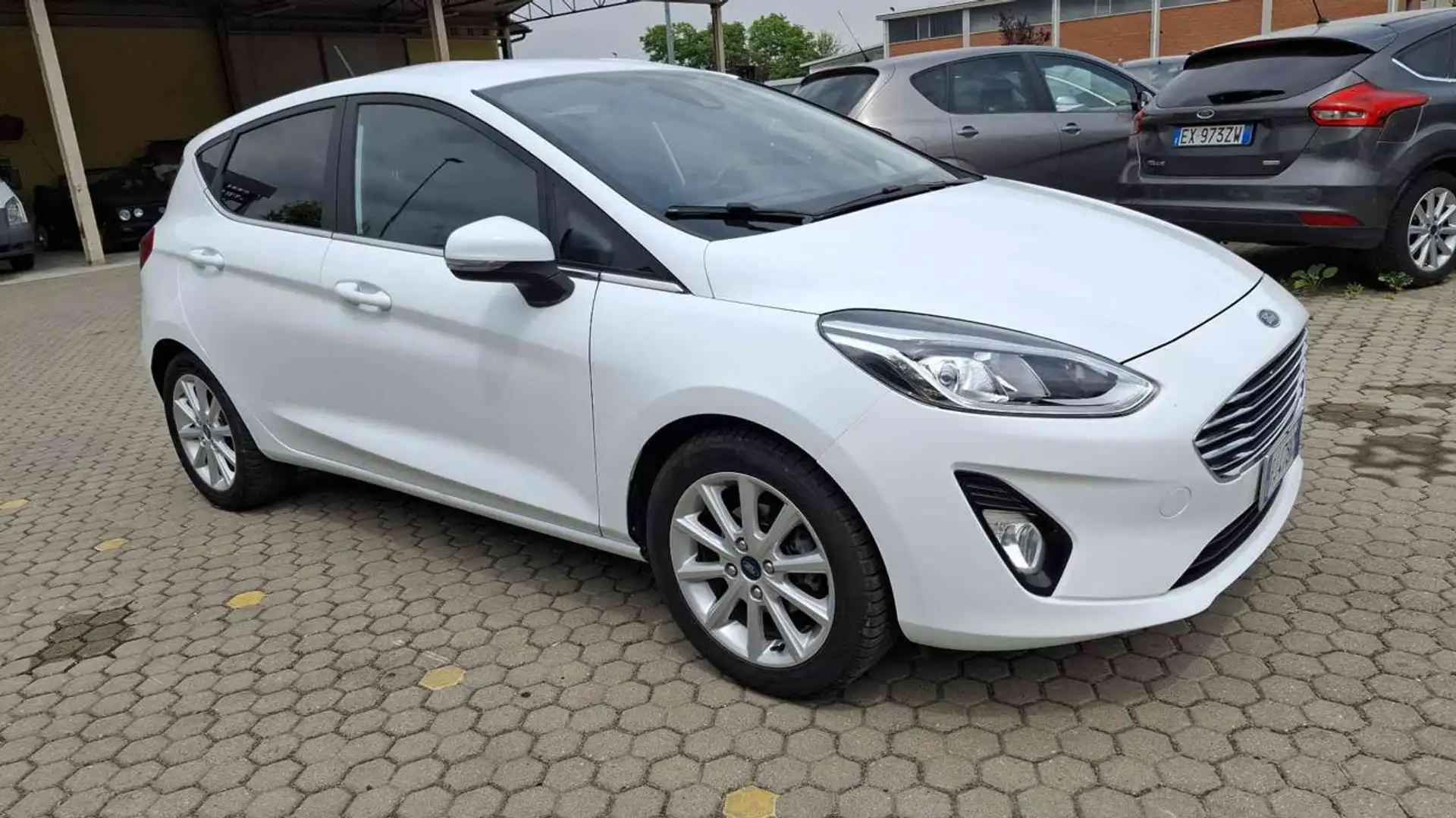 Ford Fiesta 1.5 TDCi 5 P Titanium Grigio - 2