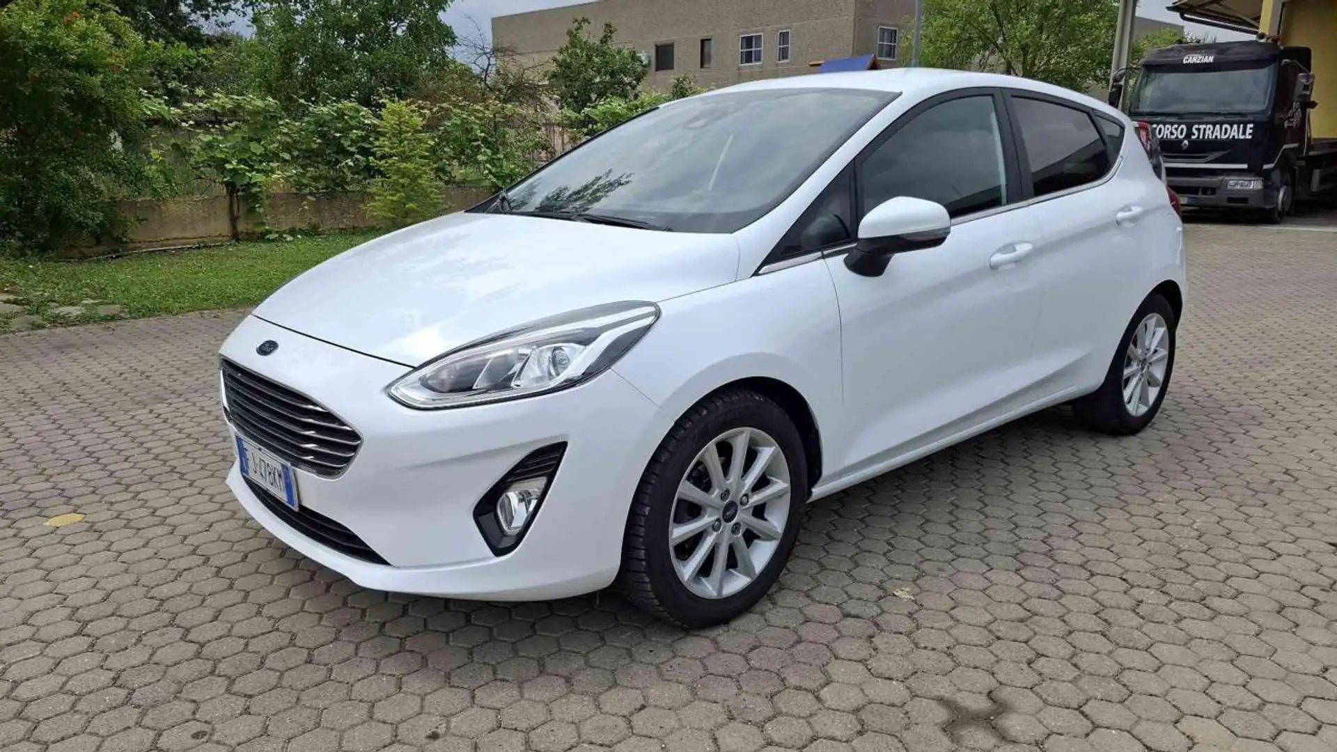 Ford Fiesta 1.5 TDCi 5 P Titanium Grigio - 1