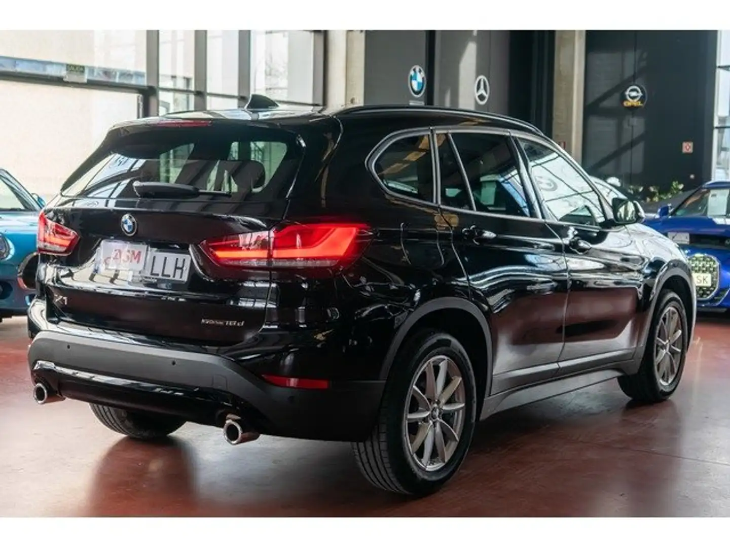 BMW X1 sDrive 18dA Business Negro - 2