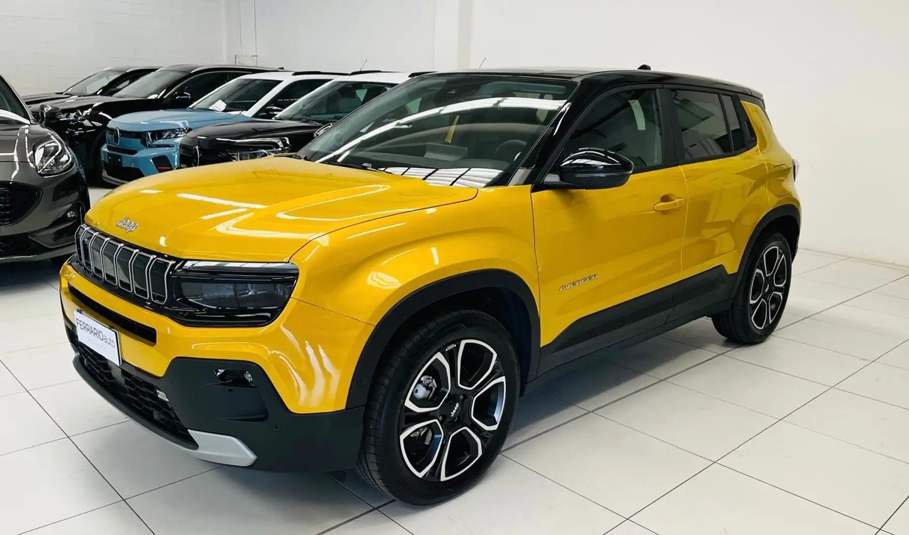 Jeep Avenger Avenger turbo e-hybrid mhev Summit 110cv edct6 Goud - 1