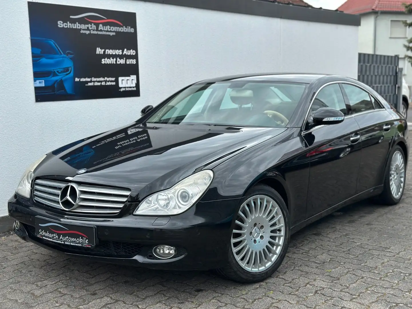 Mercedes-Benz CLS 500 V8 Klima Navi Xenon Luftfahrwerk Leder AMG Alu 1Hd Negro - 1