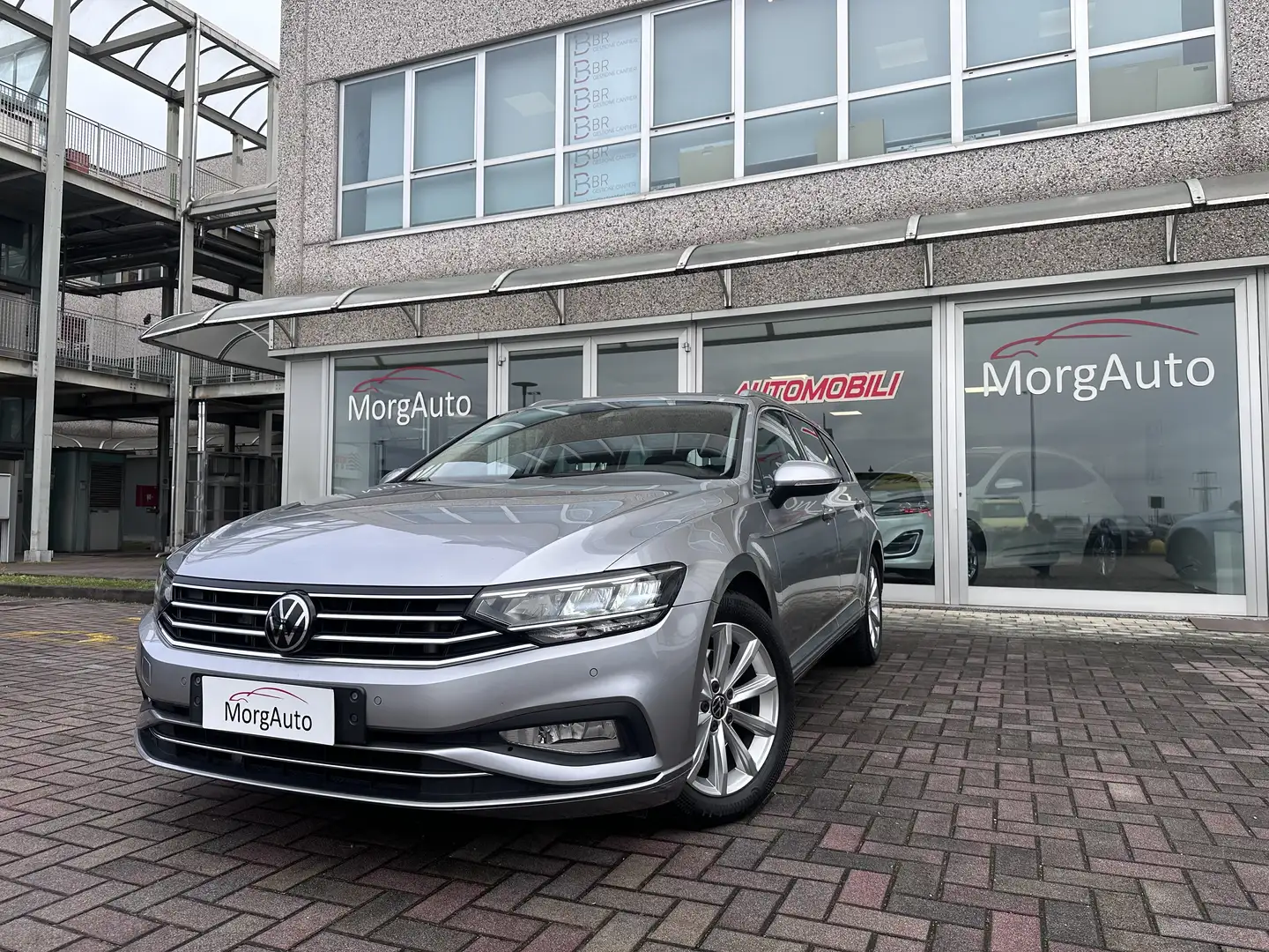 Volkswagen Passat Variant 2.0TDI 150CV DSG EURO6D! FULL LED! NAVI! CARPLAY Gris - 1