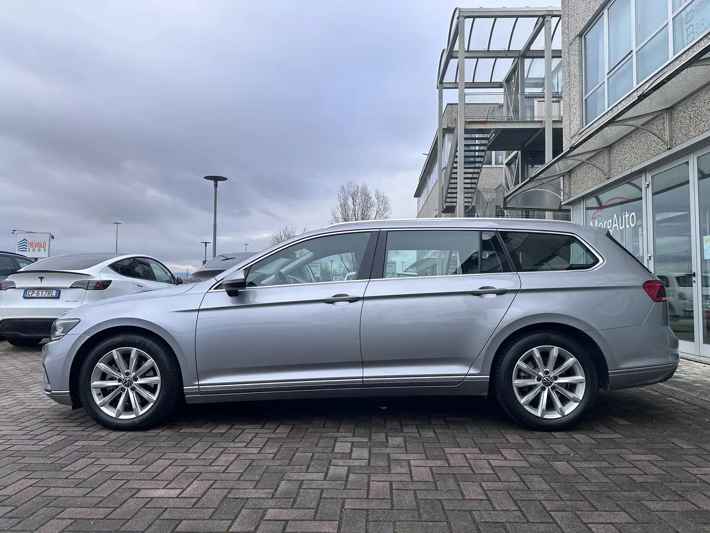 Volkswagen Passat Variant 2.0TDI 150CV DSG EURO6D! FULL LED! NAVI! CARPLAY Gris - 2