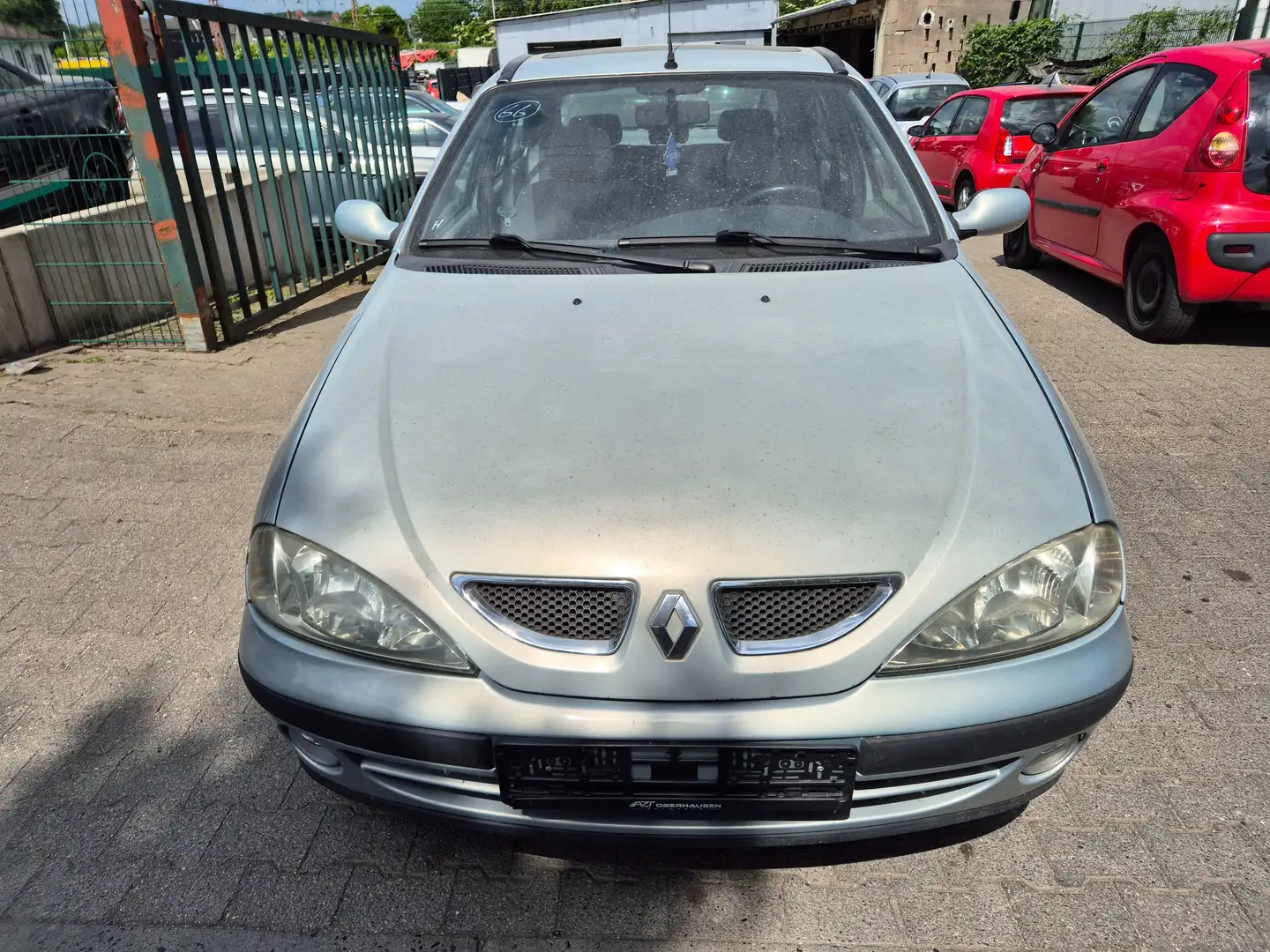 Renault Megane 1.6 RXE Automatik Tüv Neu siva - 2