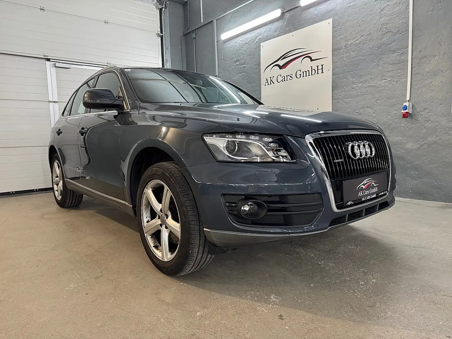 Audi Q5 3,0 TDI quattro DPF S-tronic Gris - 1