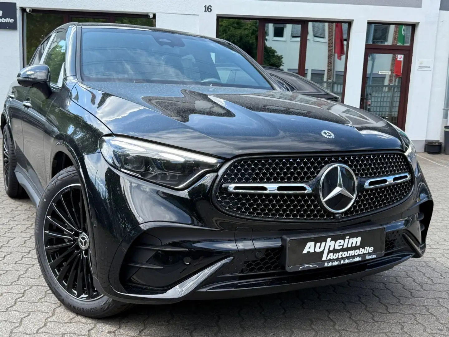 Mercedes-Benz GLC 300 Coupe 4M AMG Line Premium Plus MY2026 Schwarz - 1