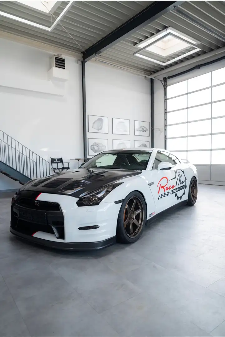 Nissan GT-R Premium Edition Fekete - 1