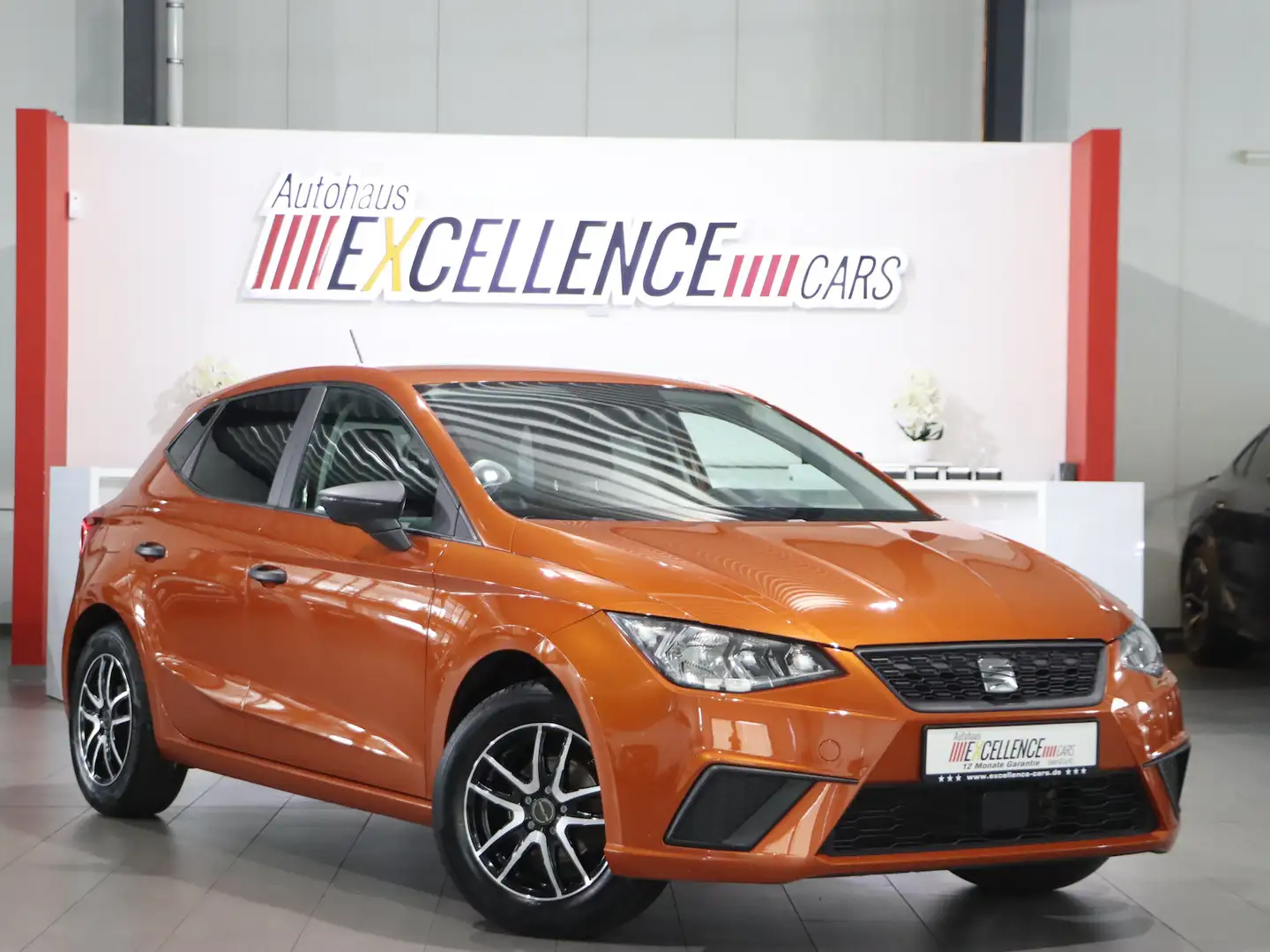 SEAT Ibiza REFERENCE / 4-TÜRER / ORANGE-ECLIPSE / Oranžová - 1
