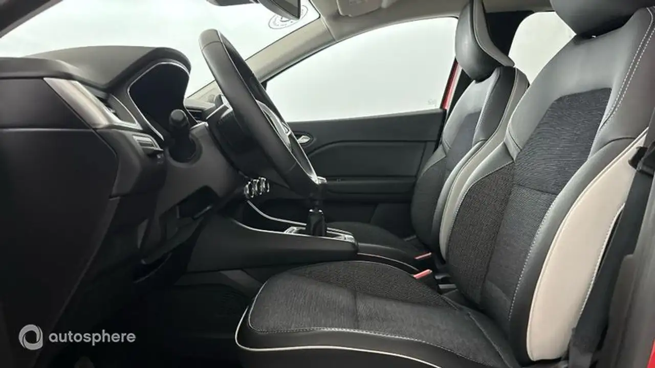 Renault Captur — photo 12