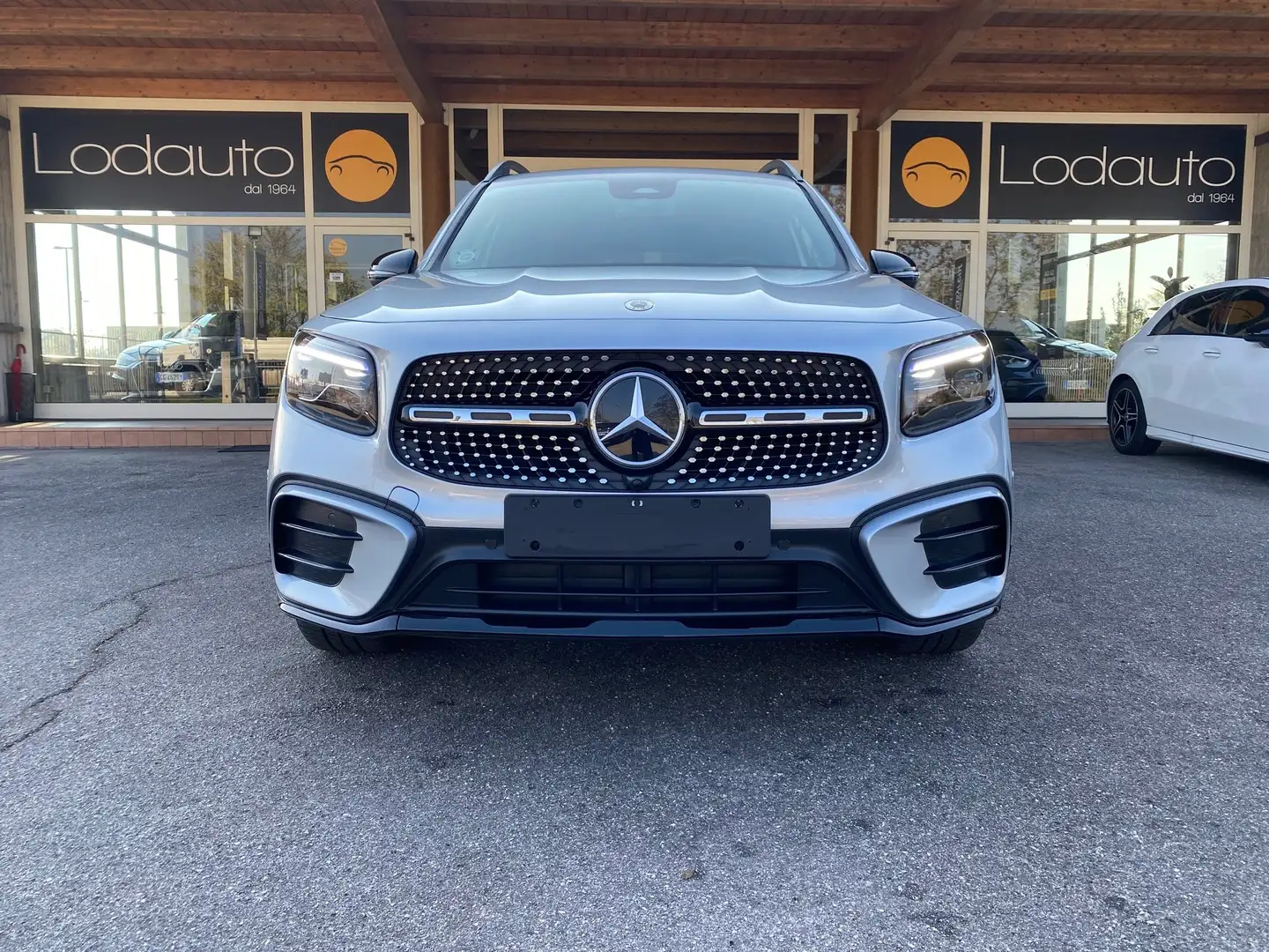 Mercedes-Benz GLB 200 d AMG Line Adv Plus auto #Night packet# Argento - 2