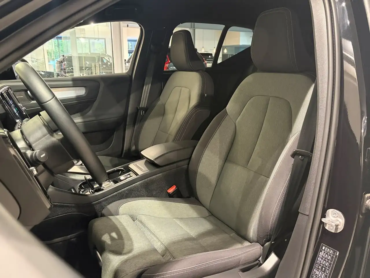 Volvo XC40 B3 Mild Hybride Dark Plus 5