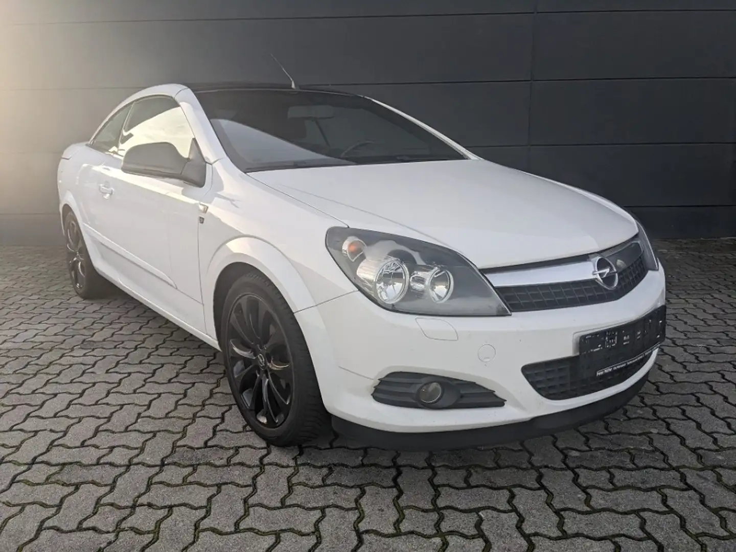Opel Astra 1.8l Edition 111 Jahre PDC Weiß - 2