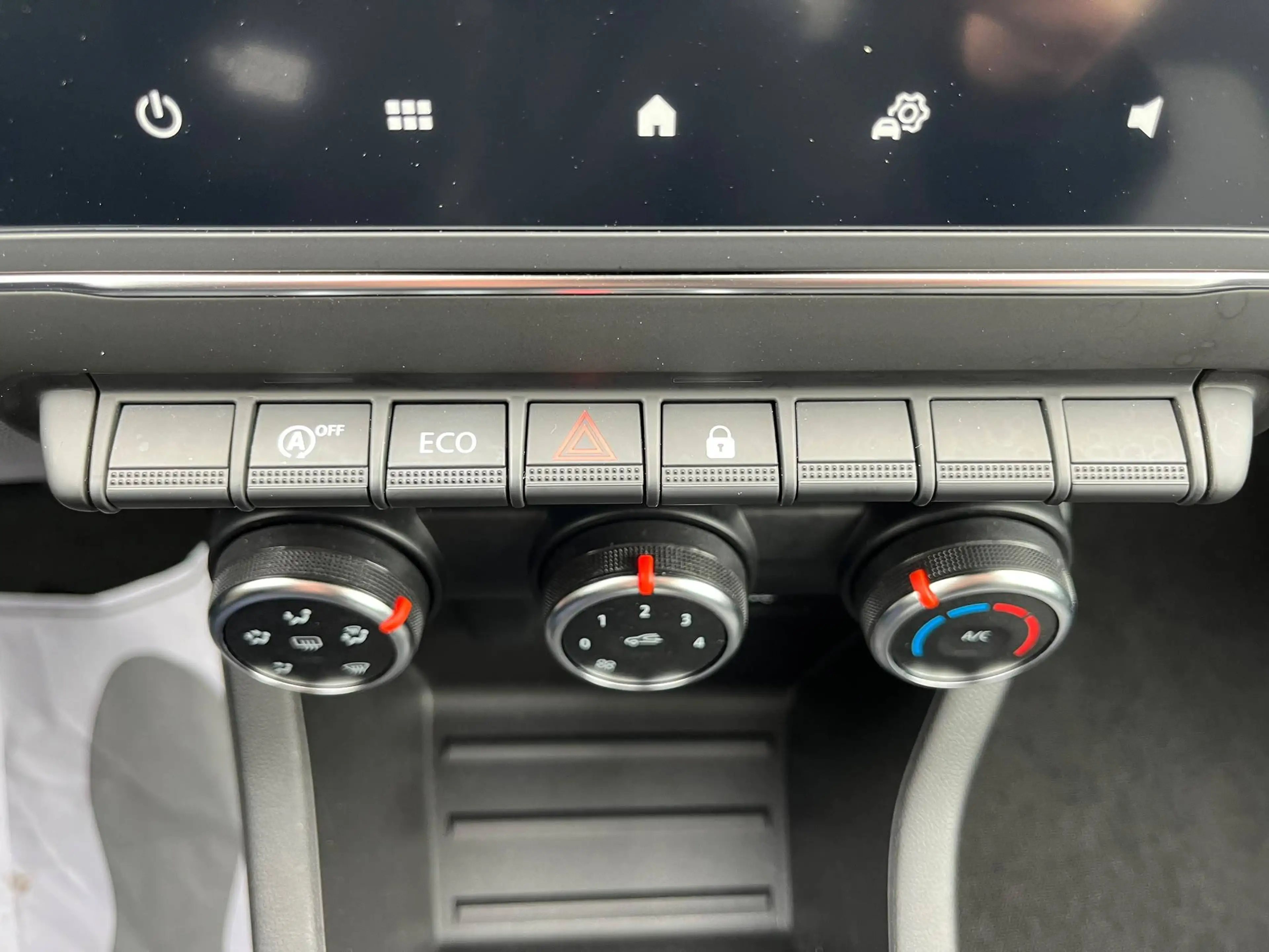 Renault Clio Clio 1.0 TCe Limited — photo 15