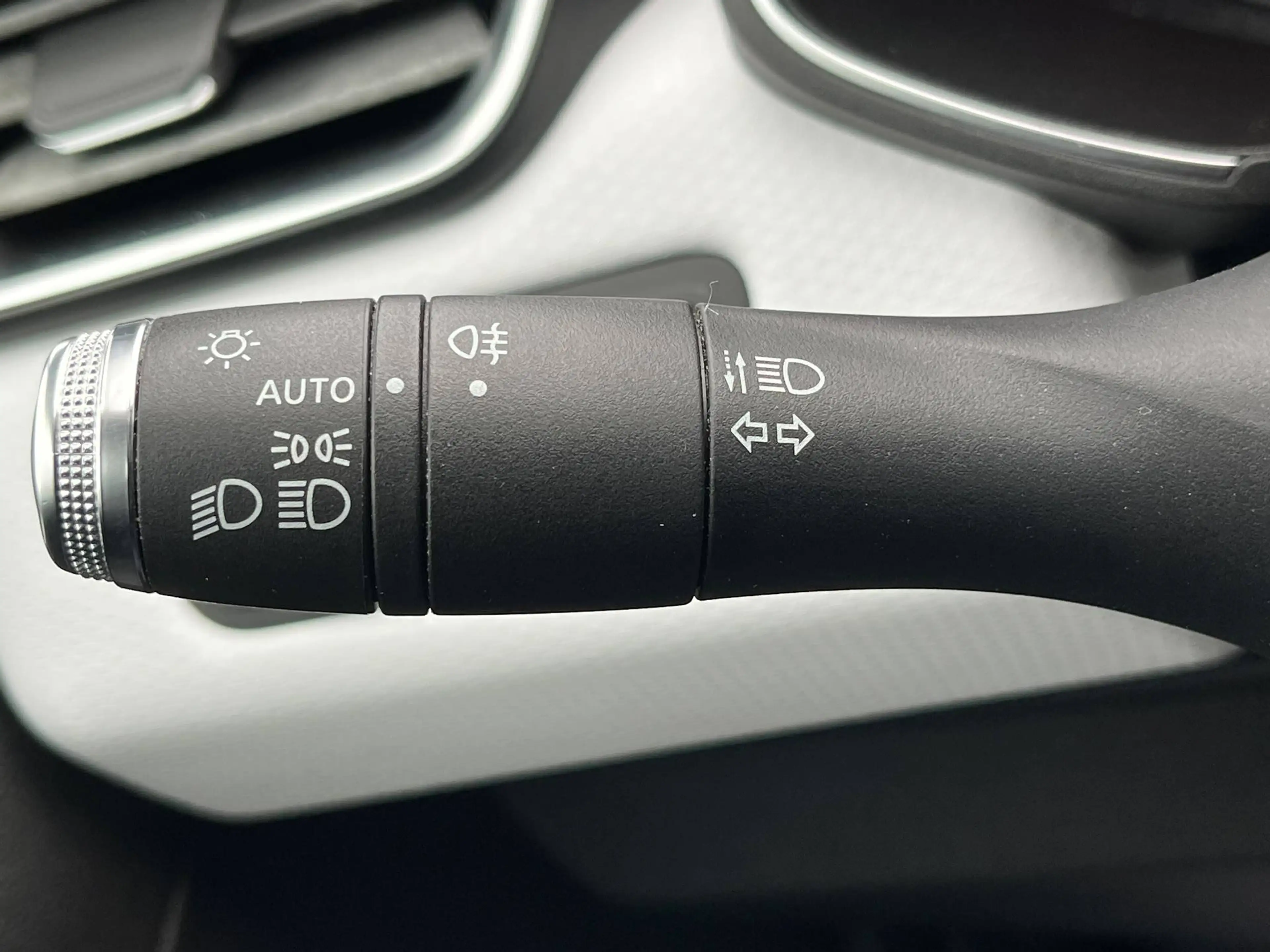 Renault Clio Clio 1.0 TCe Limited — photo 9