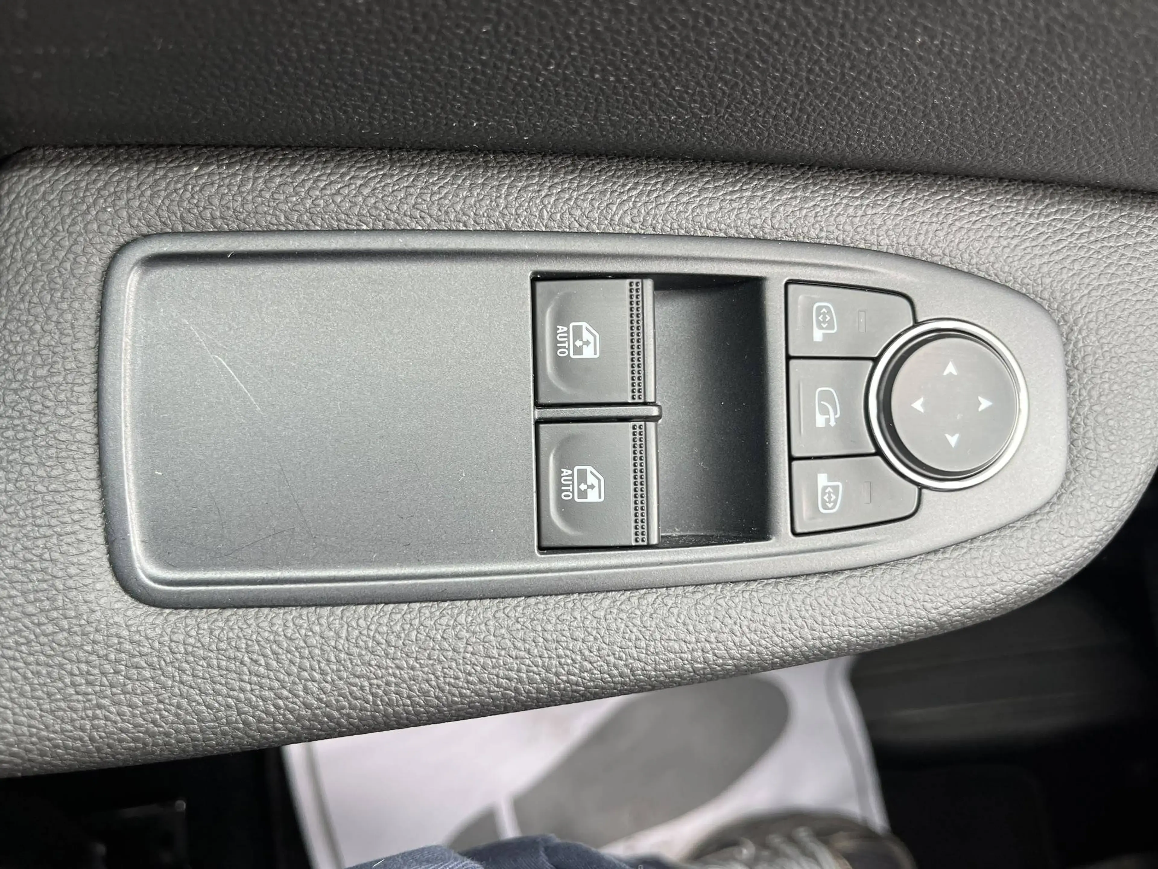 Renault Clio Clio 1.0 TCe Limited — photo 7
