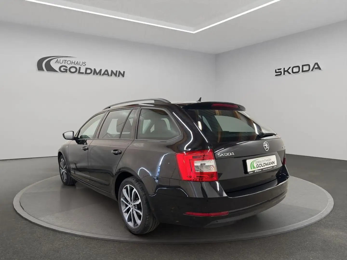 Skoda Octavia COMBI SOLEIL 1,0lTSI 85 kW Schwarz - 2