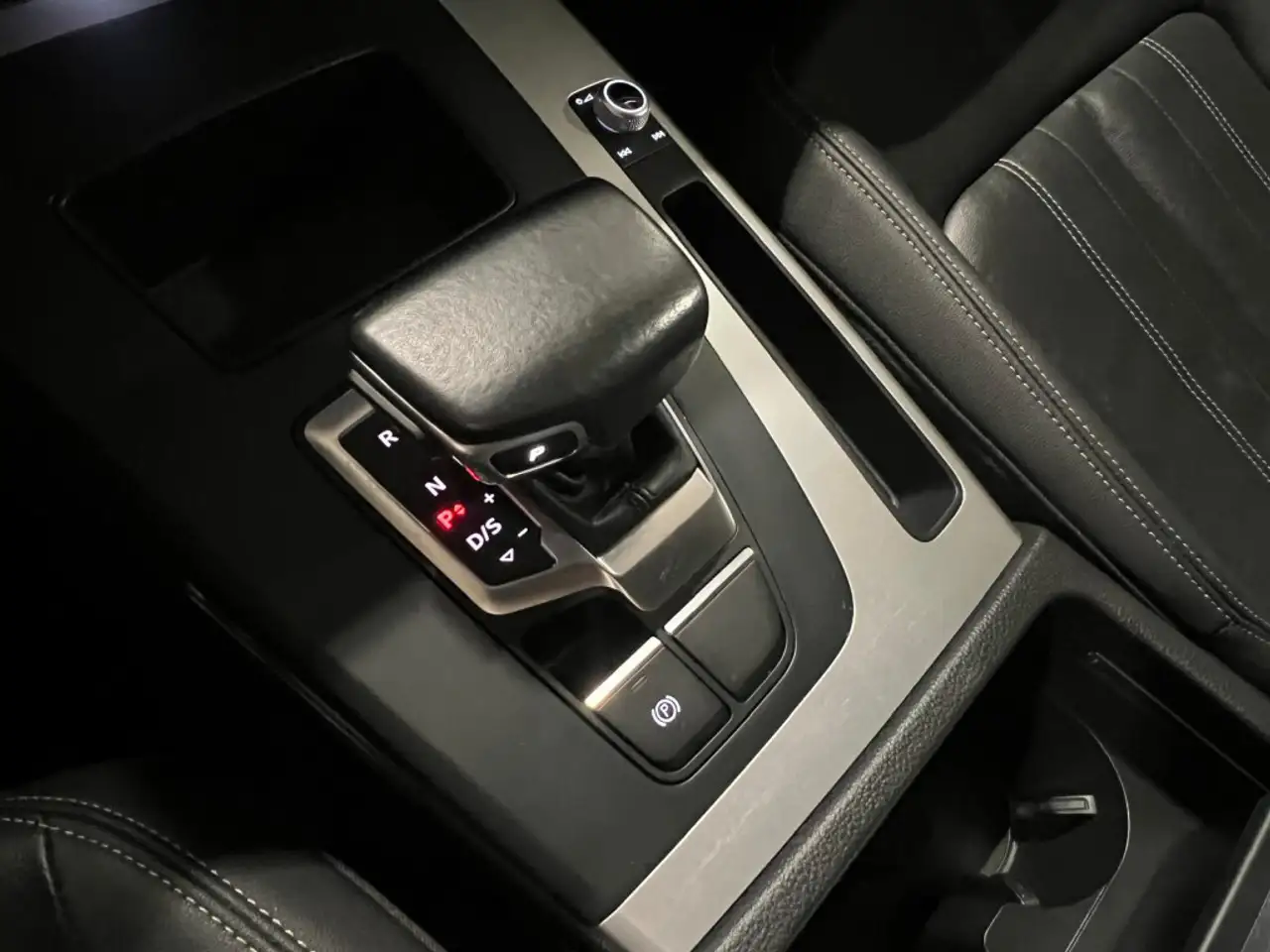 Audi Q5 снимка Audi Q5